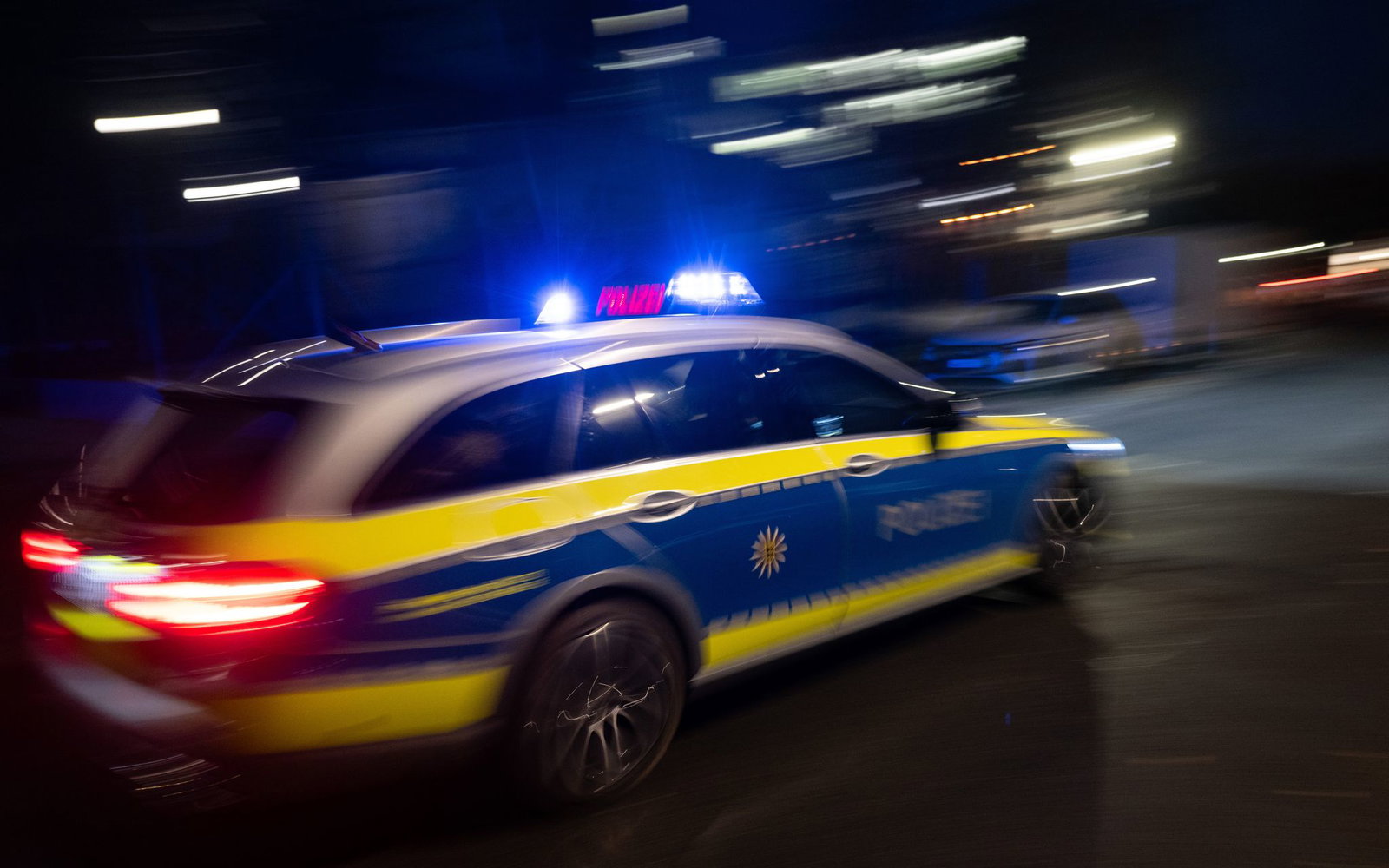 Ein 16-Jähriger soll in Heidenheim einen Busfahrer mit einem Messer bedroht haben. (Symbolbild)