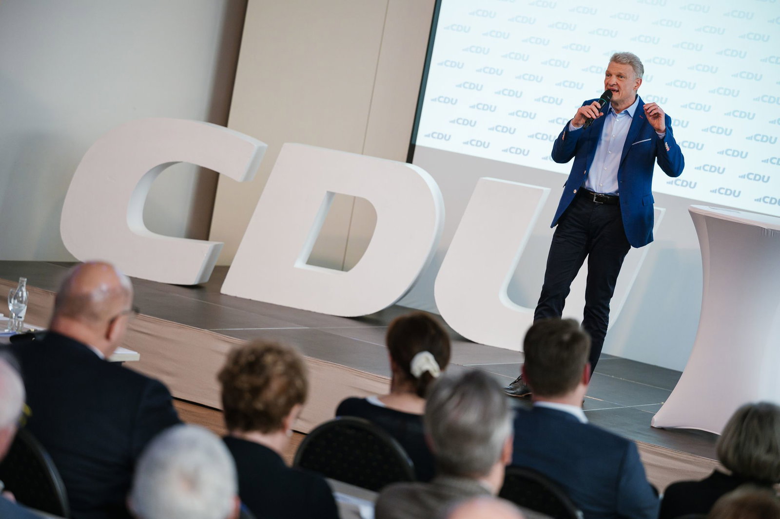 Der demokratische Rechtsstaat beruhe darauf, dass die Bürger und Bürgerinnen ihm vertrauten und hinter ihm stünden, so CDU-Landeschef Toscani. (Archivbild)