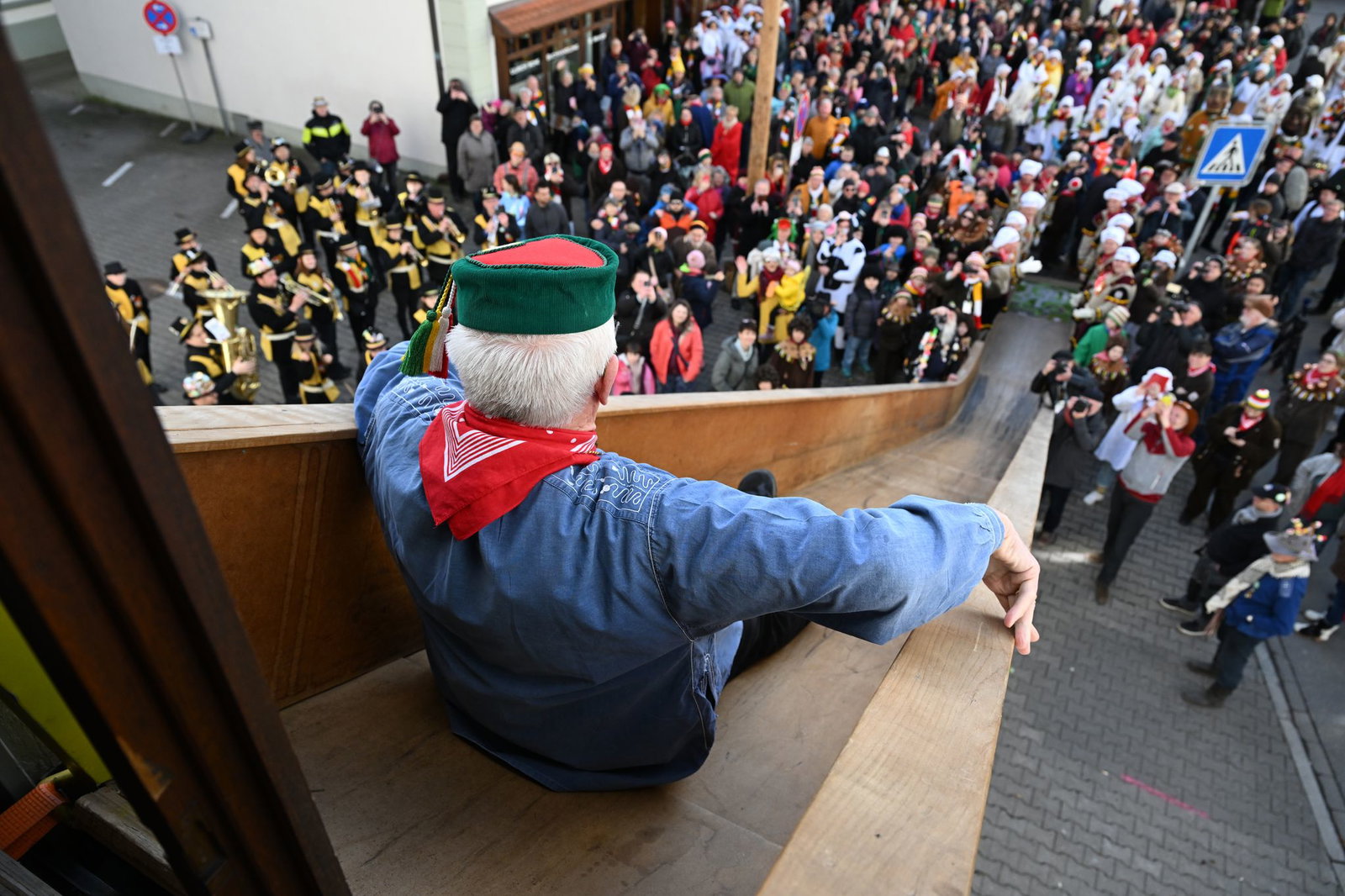 Jährlich steigt Kretschmann auf die Rutsche. (Archivbild)