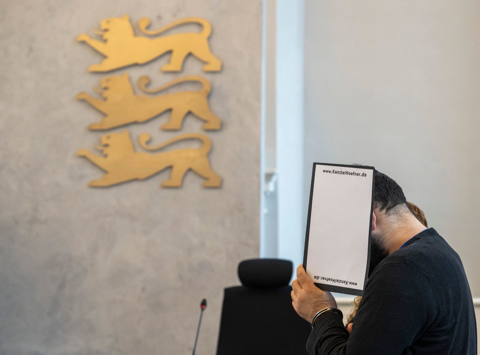 Ein Islamlehrer ist wegen sexuellen Missbrauchs und Körperverletzung von Minderjährigen vom Landgericht Ellwangen zu einer hohen Gefängnisstrafe verurteilt worden. (Archivbild)