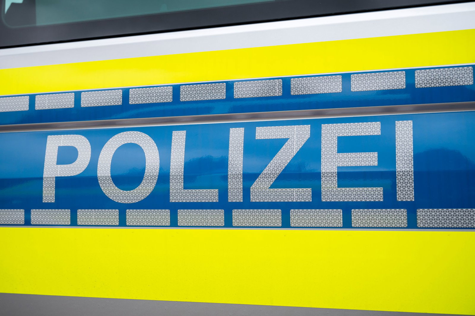 Ein dosenähnlicher Gegenstand ruft Polizei und Feuerwehr auf den Plan. (Symbolfoto) 