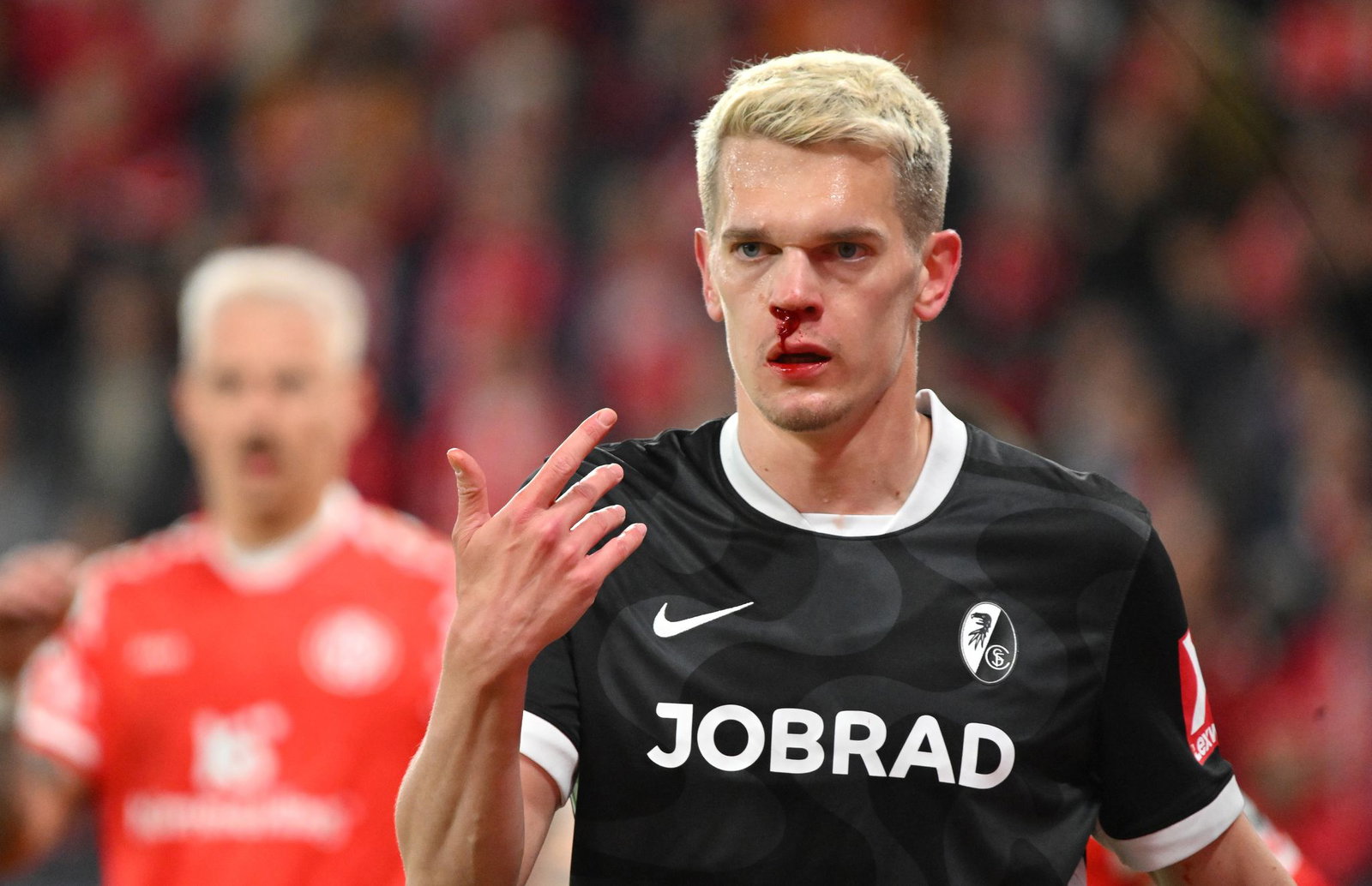 Musste immer wieder behandelt werden: Matthias Ginter.