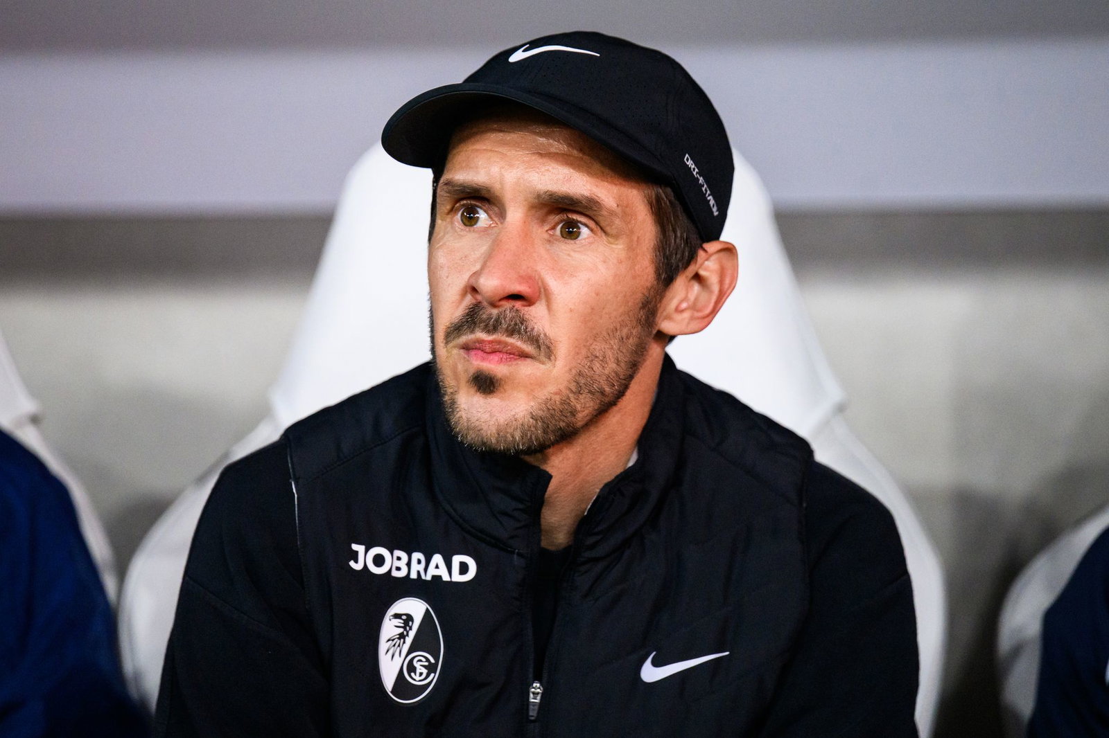 Der SC Freiburg und Trainer Julian Schuster treten am Donnerstag in Braga an. (Archivbild)