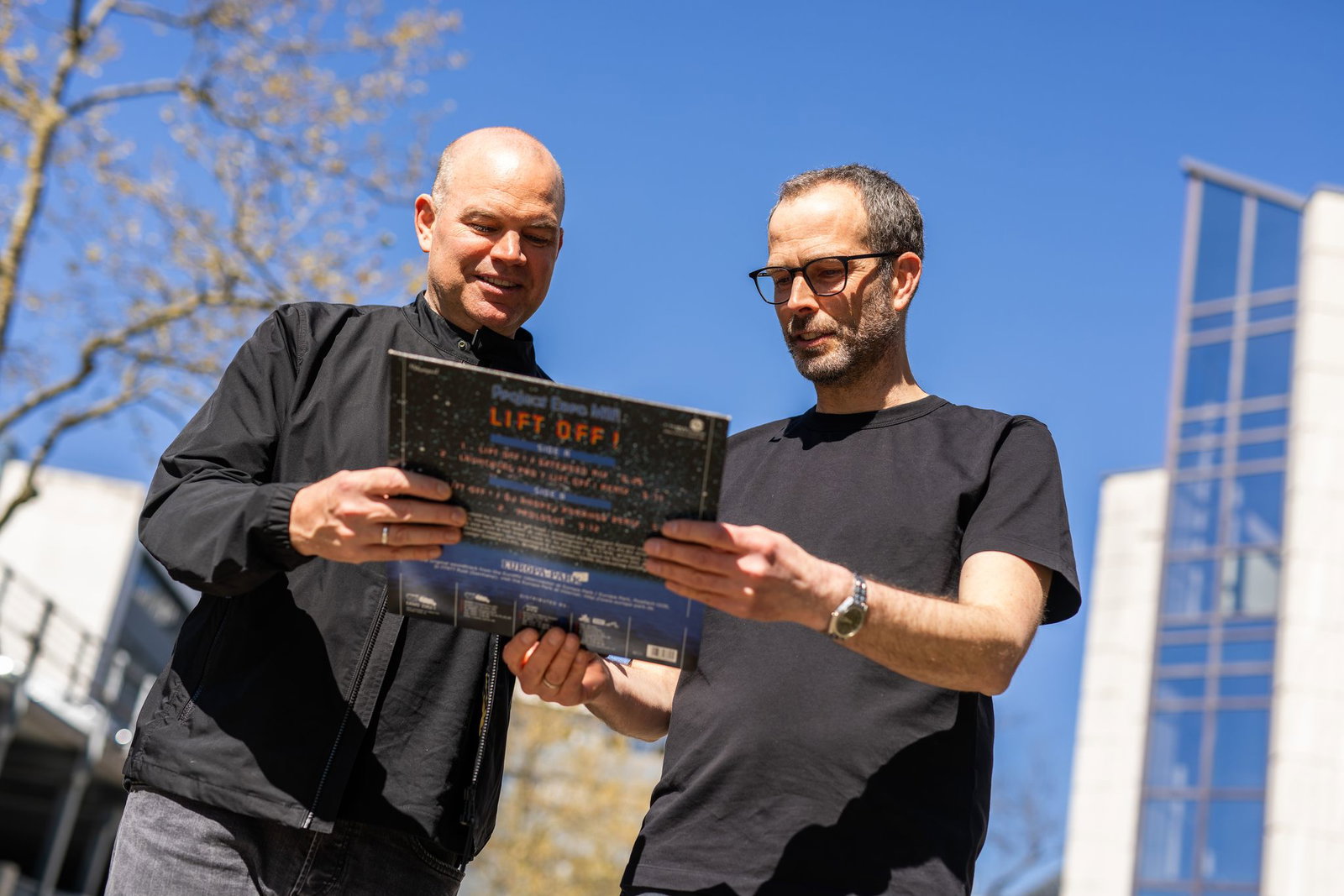 Benjamin Klugs (r) und Christian Steigers (l) Achterbahn-Song wurde damals auch auf Schallplatten und CDs verkauft.