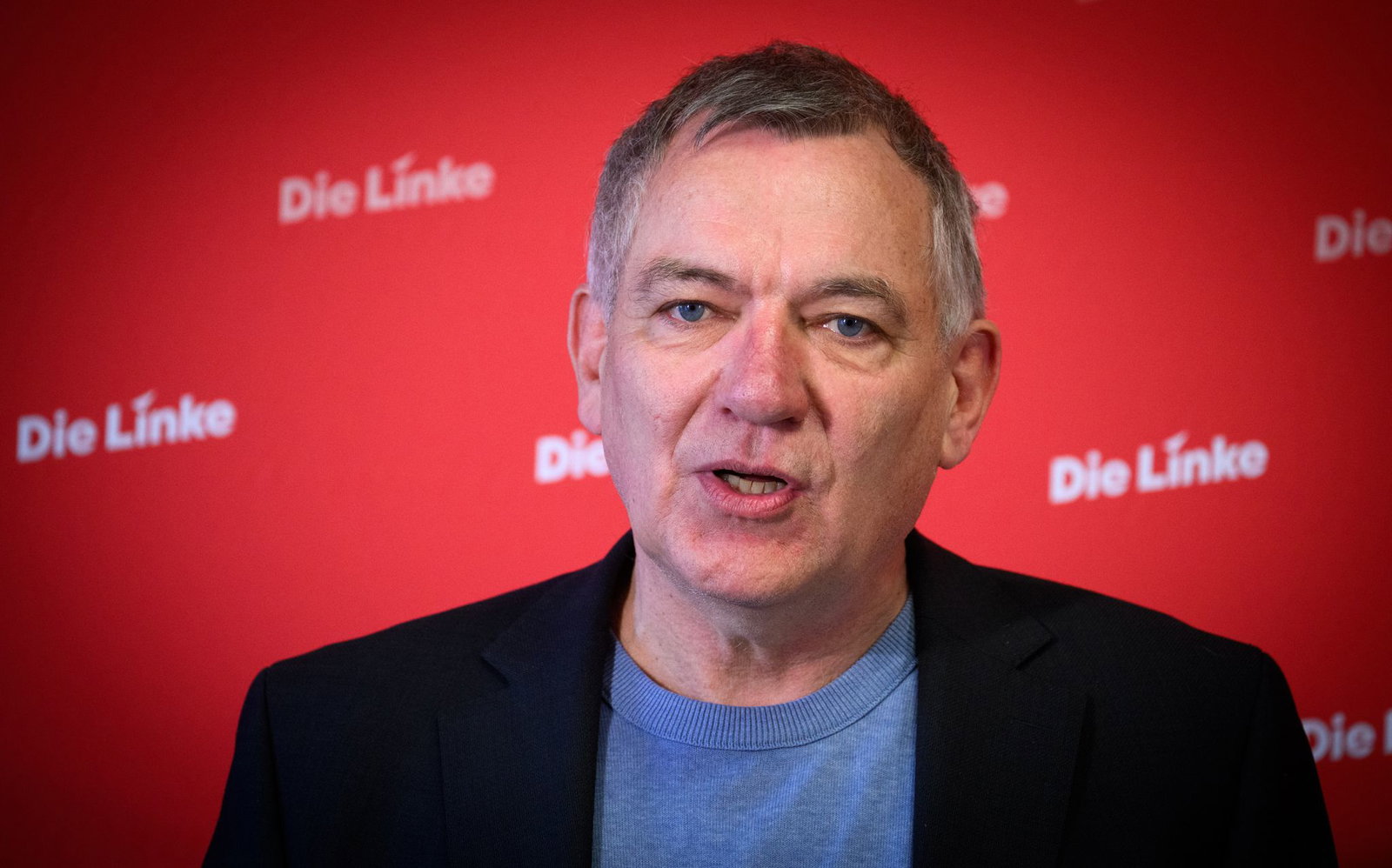 Jan van Aken hat seinen Rückzug vom Parteivorsitz angekündigt. (Archivbild)