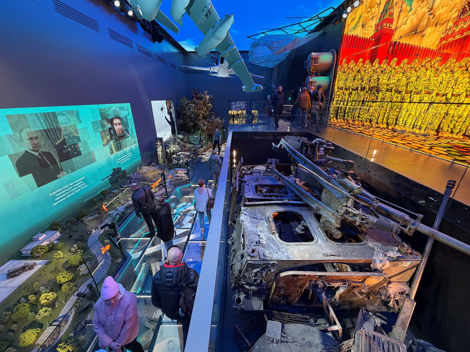 Mit Ausstellungen zum Angriffskrieg gegen die Ukraine will Russlands Machtapparat auch Akzeptanz schaffen für die Soldaten, die wieder in die Gesellschaft zurückkehren.