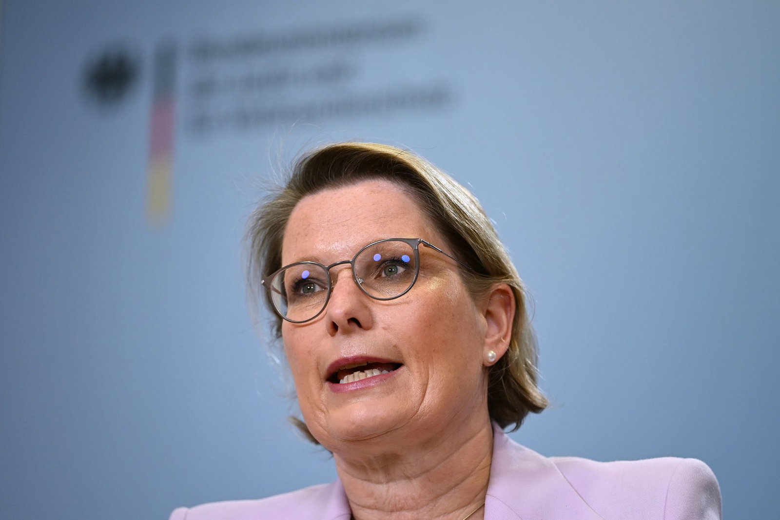 Bundesjustizministerin Stefanie Hubig (SPD) will Banden, die Umweltkriminalität zum Geschäftsmodell gemacht haben, härter bestrafen. (Archivbild)