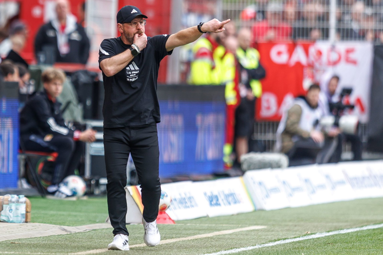 Baumgart veränderte sein Team auf mehreren Positionen.