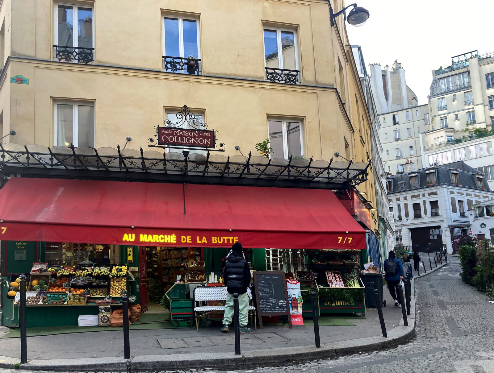 Hier kaufte Amélie ein – und rächte sich auf ihre eigene Weise am hartherzigen Gemüsehändler, der seinen Angestellten schlecht behandelte.
