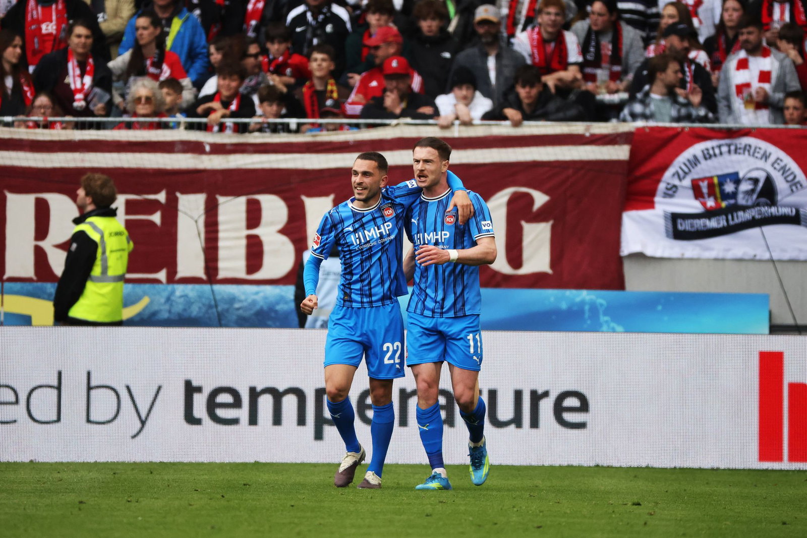 Der eine angeschlagen, der andere fit: Arijon Ibrahimovic und Torjäger Budu Siwsiwadse (Archivbild)