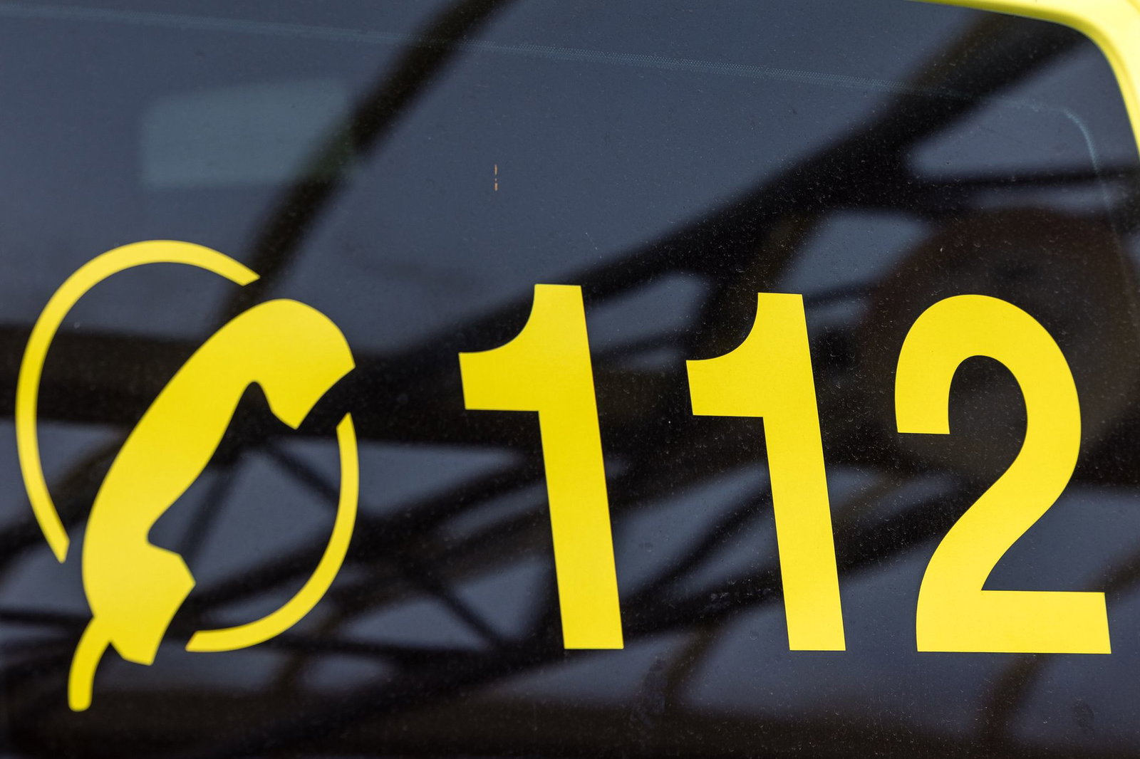 Wenn Telefon- und Mobilfunknetze zusammengebrochen sind, kann auch das Absetzen eines Notrufs schwierig werden. (Symbolfoto)