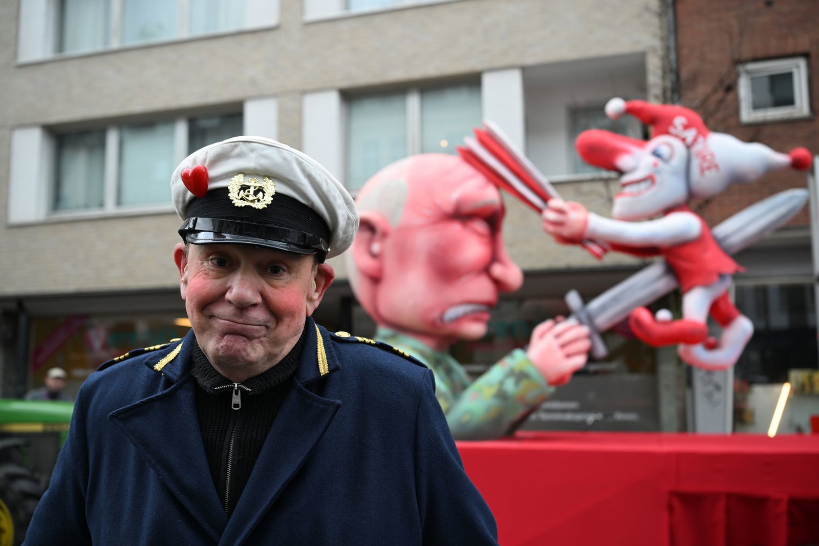 Karnevalswagenbauer Jacques Tilly ist von einem russischen Gericht zu achteinhalb Jahren Haft verurteilt worden (Archivbild).