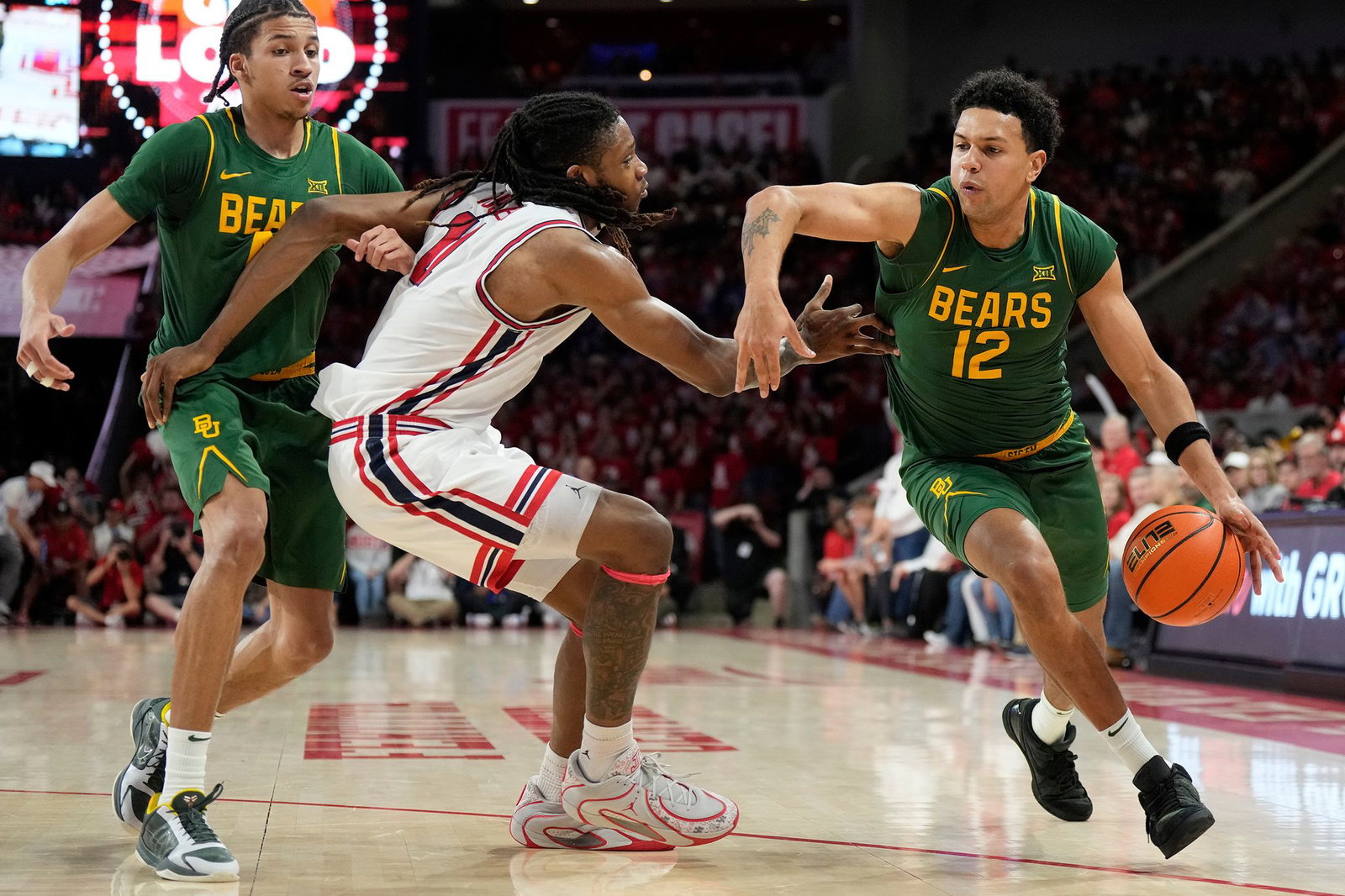 Alba-Neuzugang Michael Rataj (r.) war zuletzt in den USA für die Baylor University im Einsatz (Archivbild)