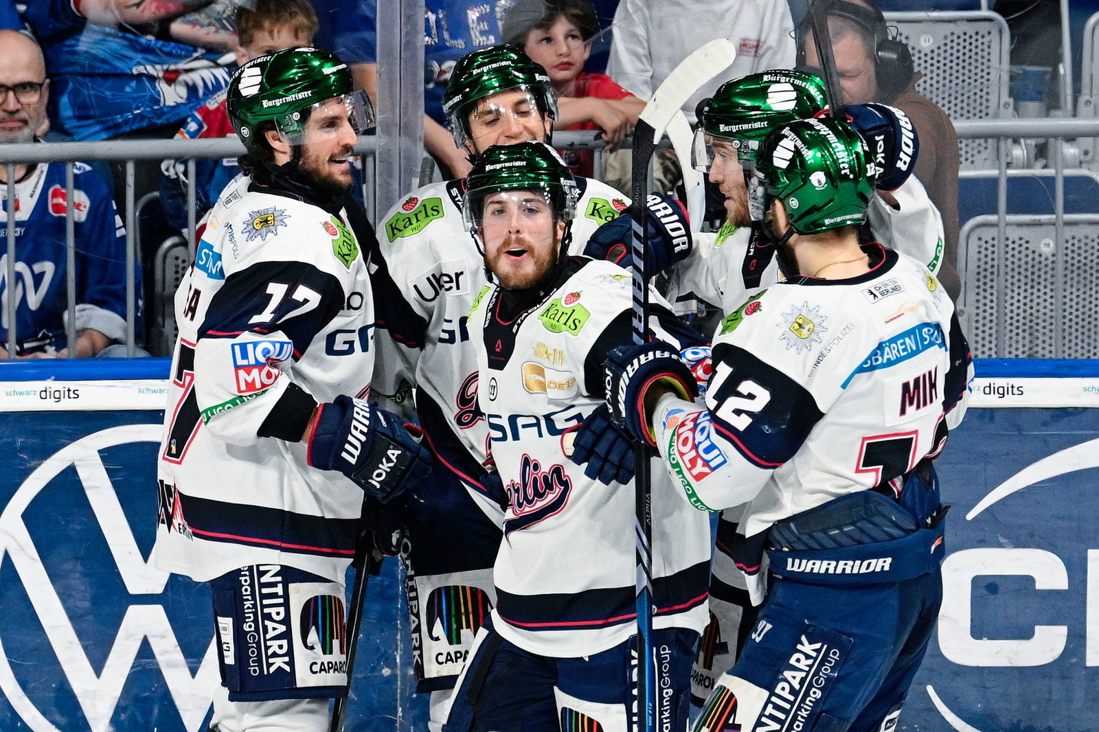 Gehen mit einer 1:0-Serienführung ins zweite Spiel: die Eisbären Berlin.