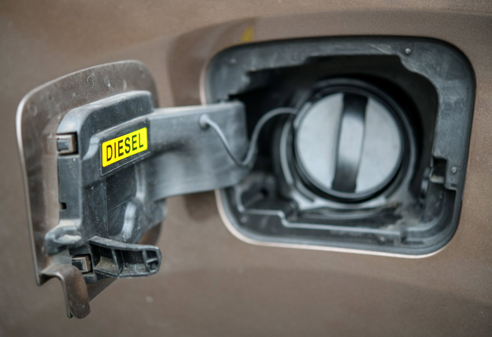 Der Dieb zapfte rund 500 Liter Diesel ab. (Symbolbild)