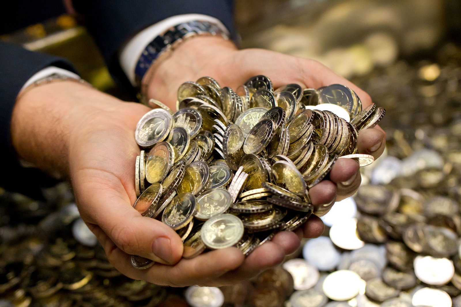 Wie wohlhabend man ist, hängt nicht nur am Einkommen. (Symbolbild)