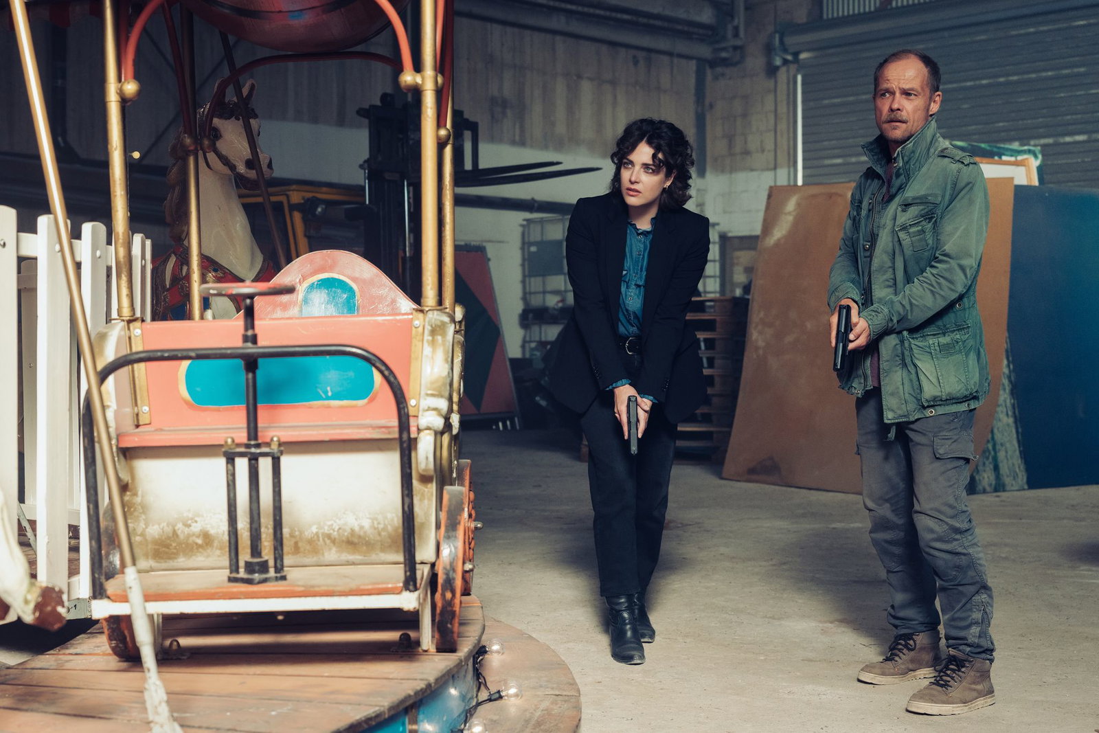 Maria Eisler und Micha Oberländer verschlägt es in ihrem neuen Fall auf den Jahrmarkt. In einer Riesenrad-Gondel wurde die Leiche einer Frau gefunden.