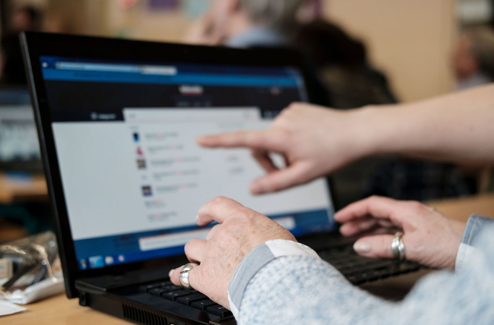 Landesweit bietet das Saarland Kurse zum digitalen Bezahlen und zu Apps für unterwegs an. Das Angebot stößt auf große Resonanz. (Symbolbild)