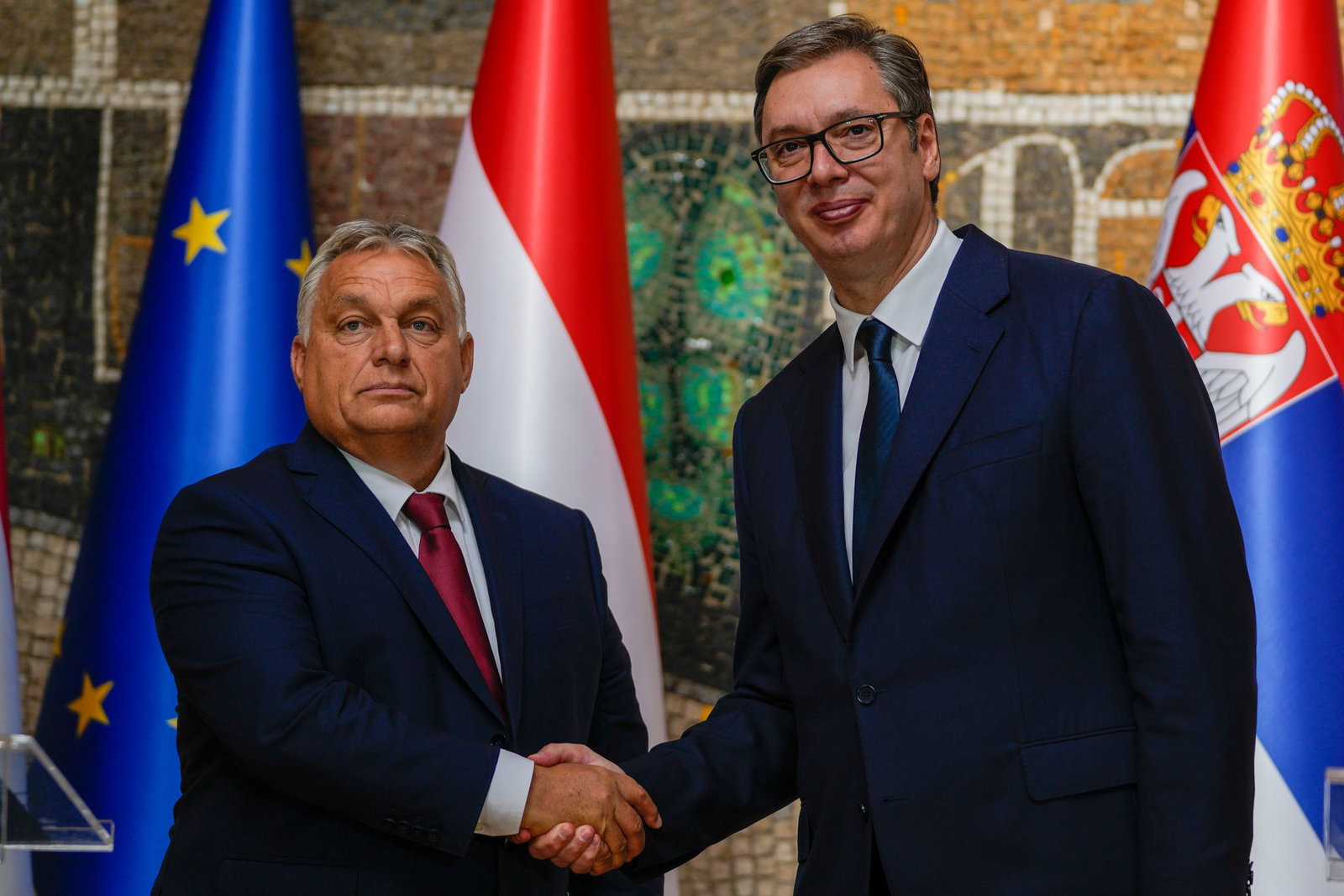 Ungarns Ministerpräsident Viktor Orban und Serbiens Staatspräsident Aleksandar Vucic pflegen gute Beziehungen. (Archivbild)