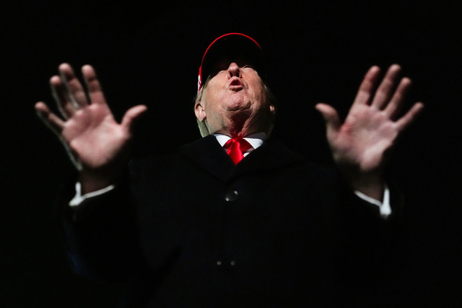 US-Präsident Donald Trump legt sich mit der katholischen Kirche an. 