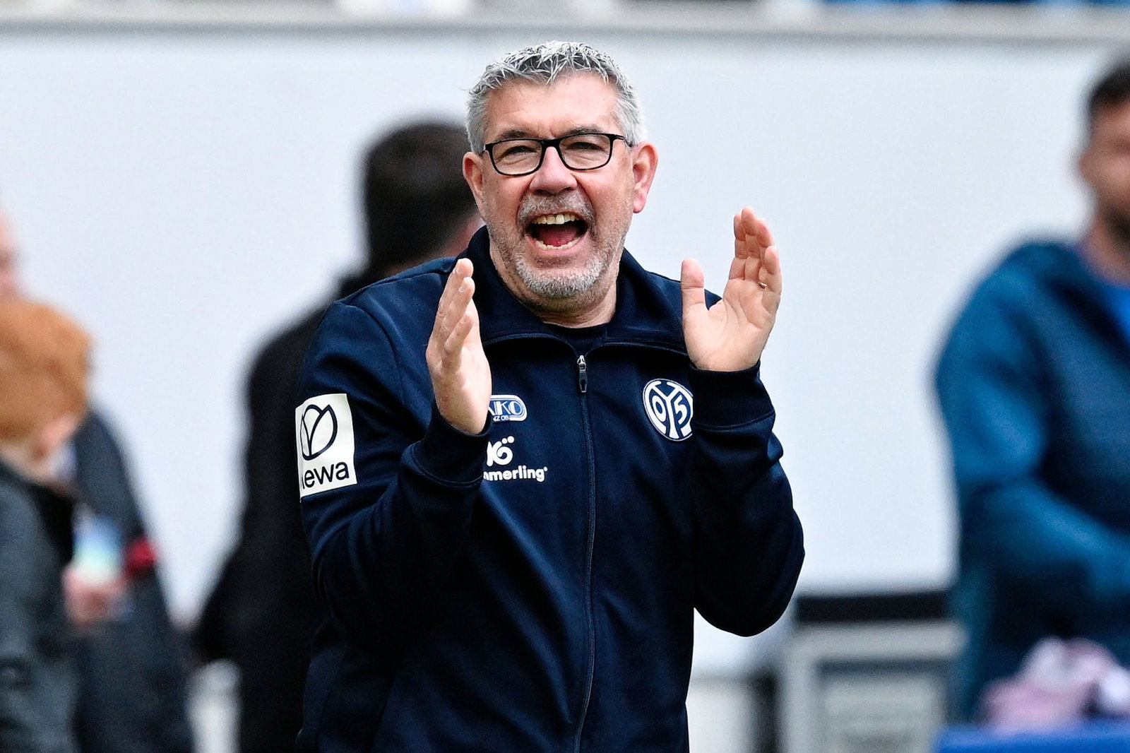 Mainz-Coach Urs Fischer bezeichnet die Partie am Donnerstag gegen Racing Straßburg als «historisches Spiel». (Archivbild)