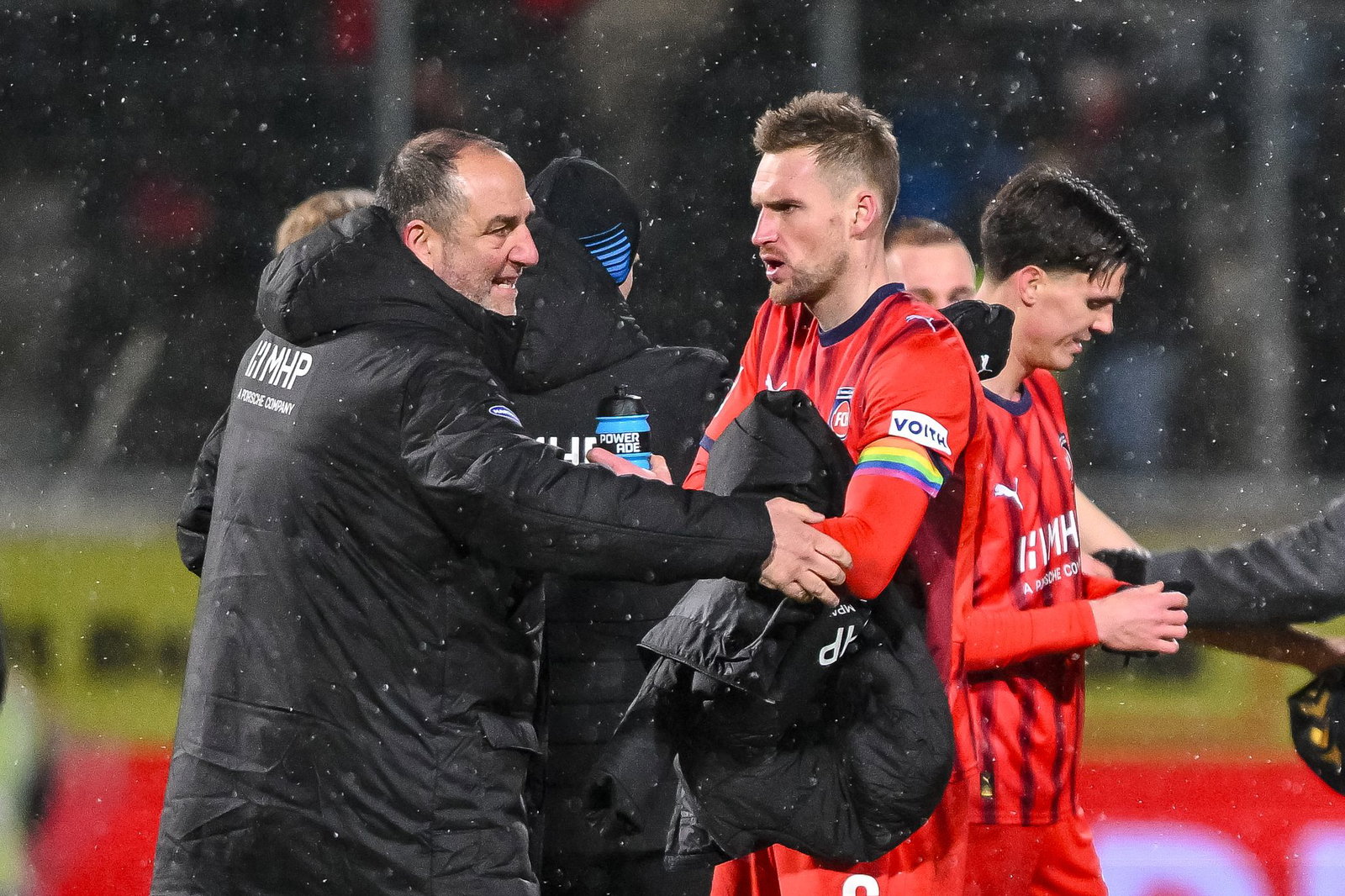 Hat sich das Vertrauen von Trainer Frank Schmidt (l) erarbeitet: Patrick Mainka. 