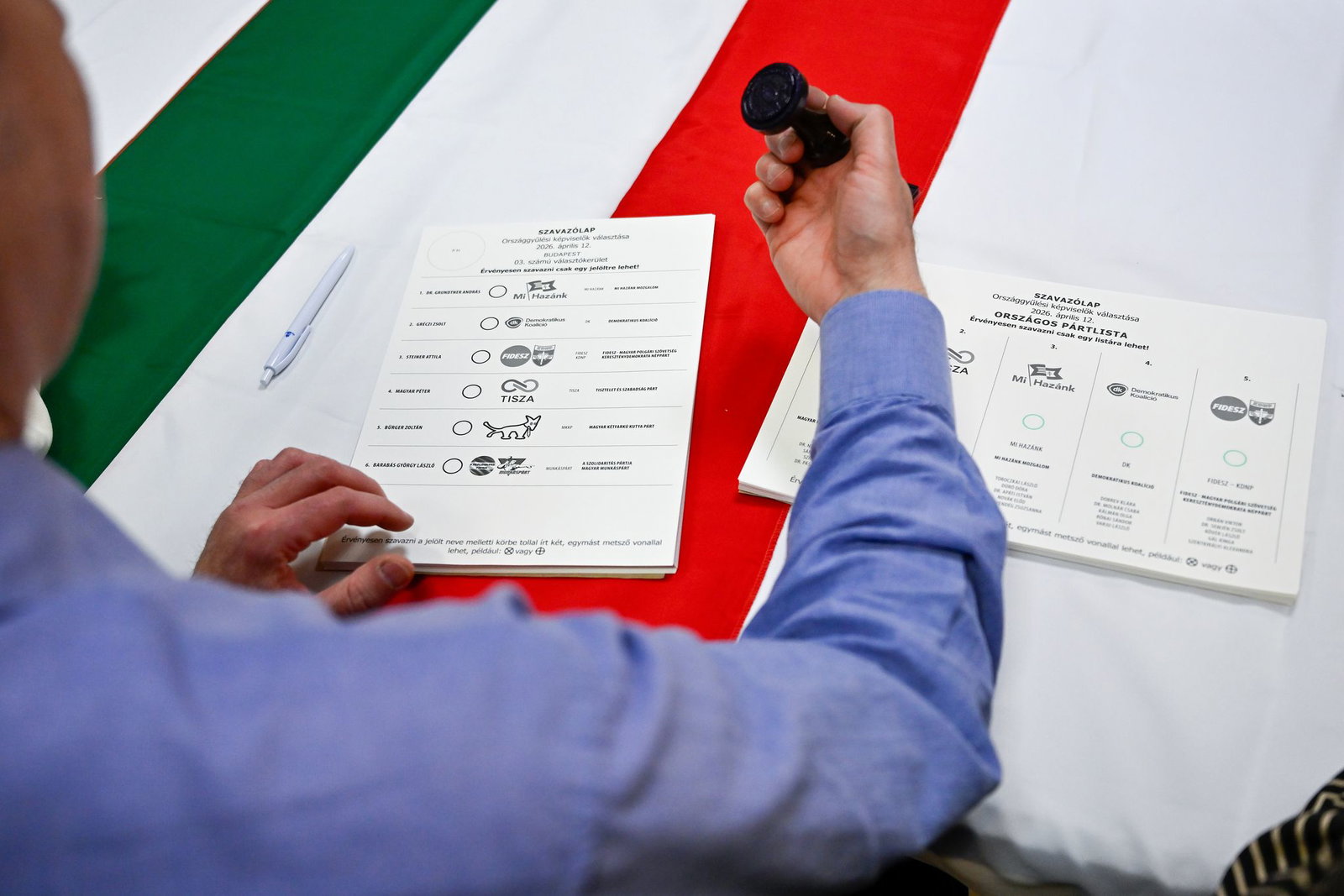 Die Wahlhelfer sind bereits fleißig bei der Arbeit.