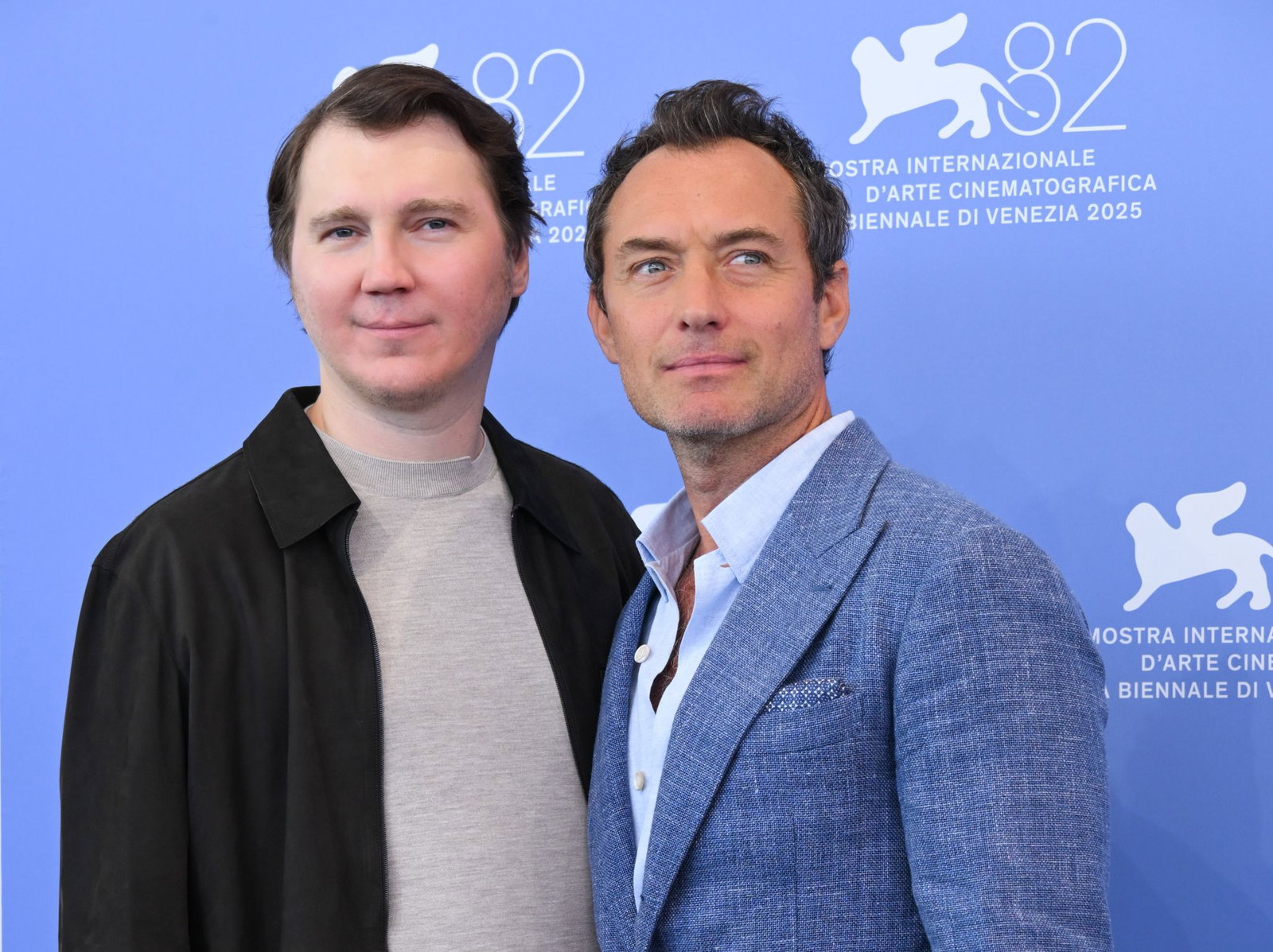 Paul Dano und Jude Law vor der Pressekonferenz zum Film in Venedig. (Archivbild)