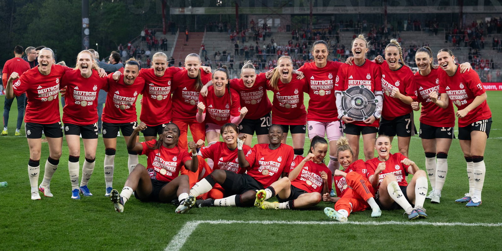 Ein bisschen feiern, aber dann ging der Blick schon auf die kommenden Aufgabe, die FC Barcelona heißt. 