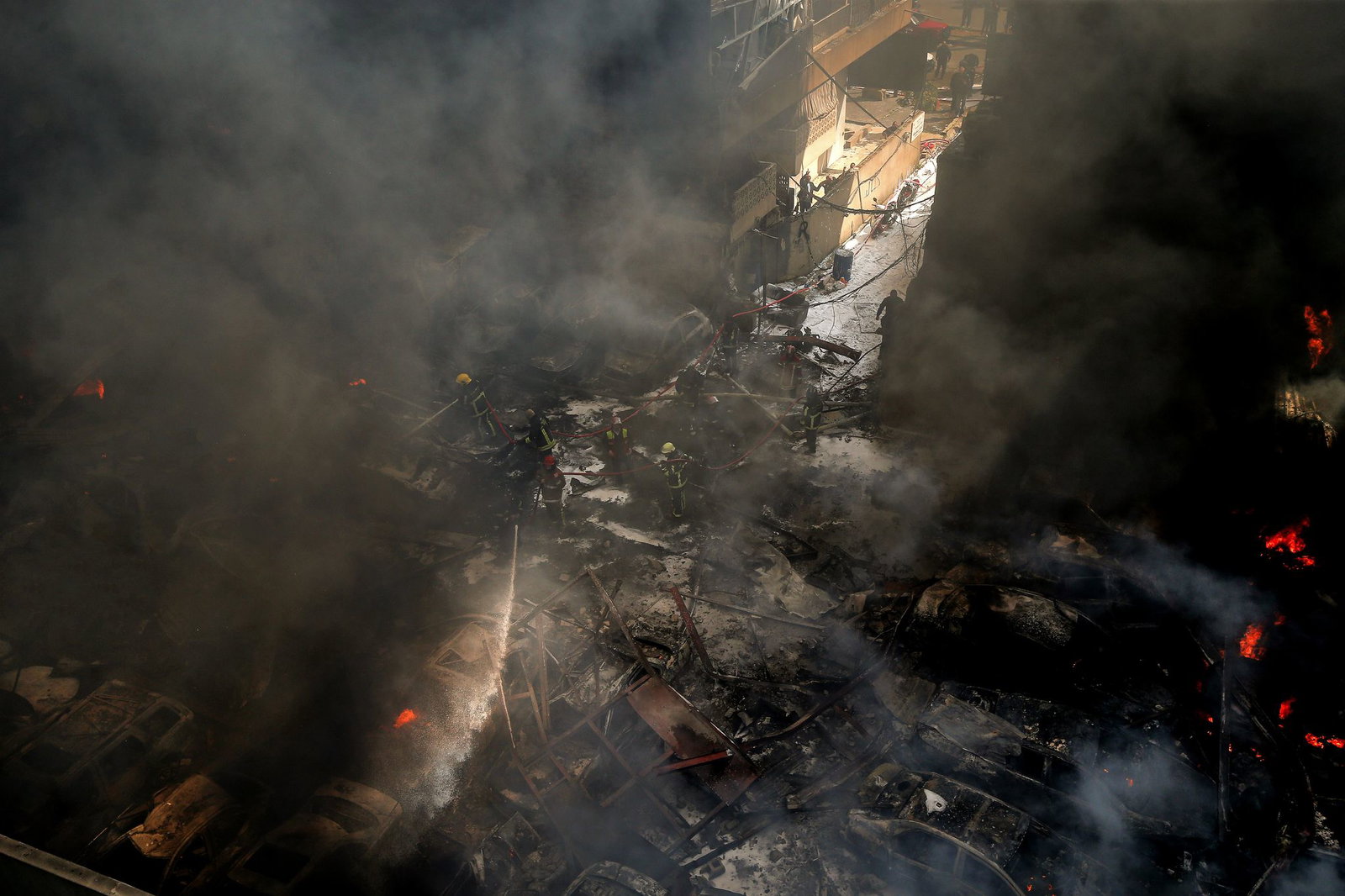 Bei israelischen Luftangriffen im Libanon sind nach libanesischen Angaben mehr als 100 Menschen getötet worden. 