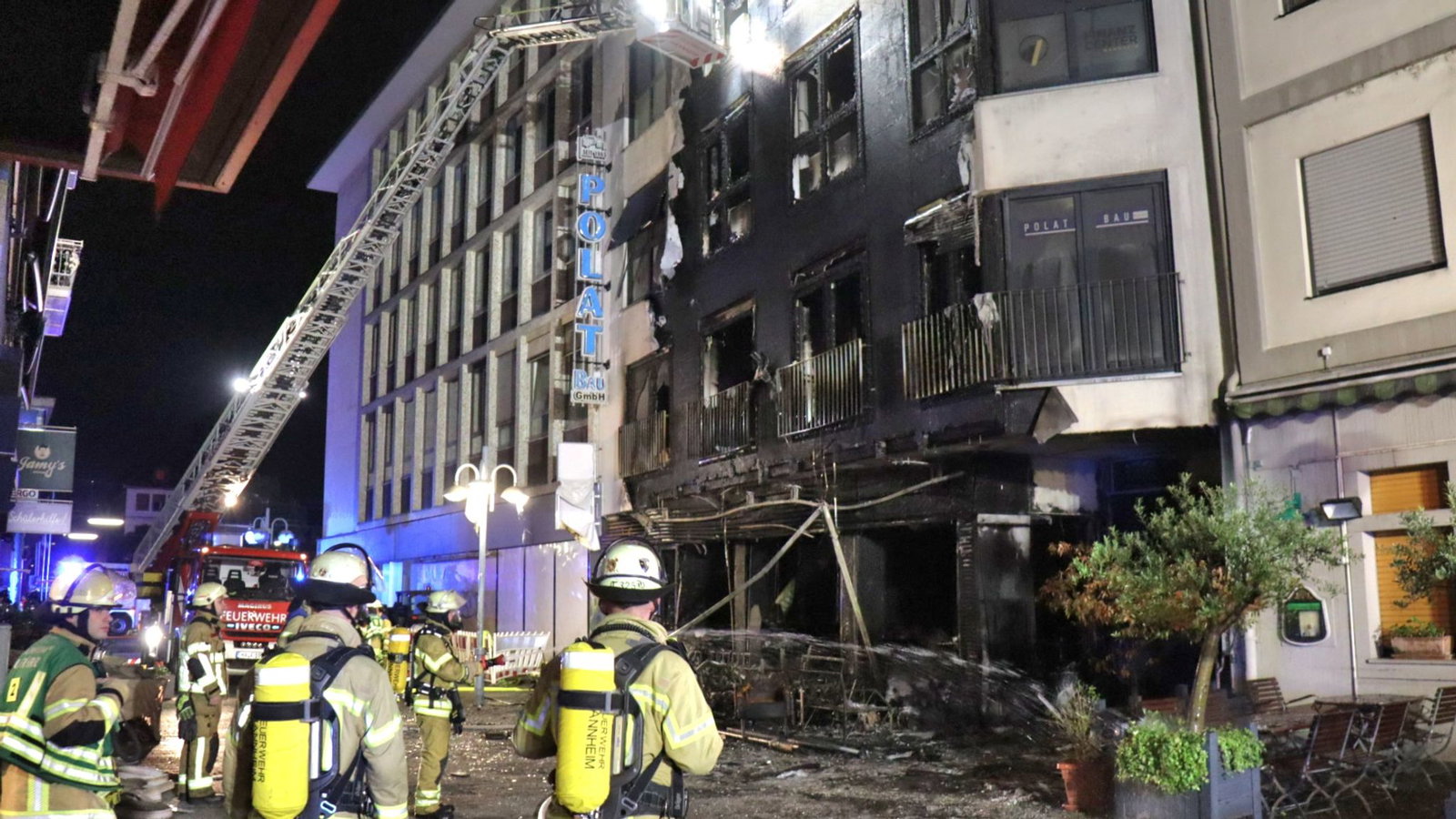 46 Feuerwehrleute bekämpften am Morgen einen Brand in der Mannheimer Innenstadt. 