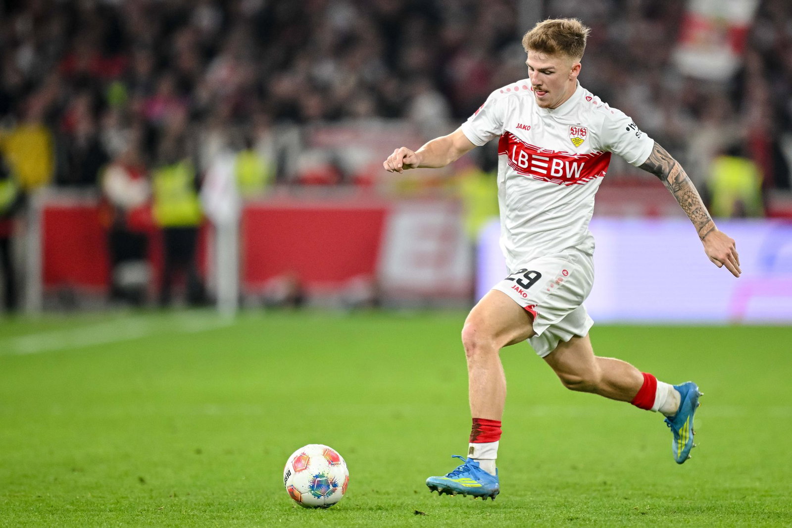 Stuttgarts Finn Jeltsch muss vorerst aussetzen. (Archivbild)