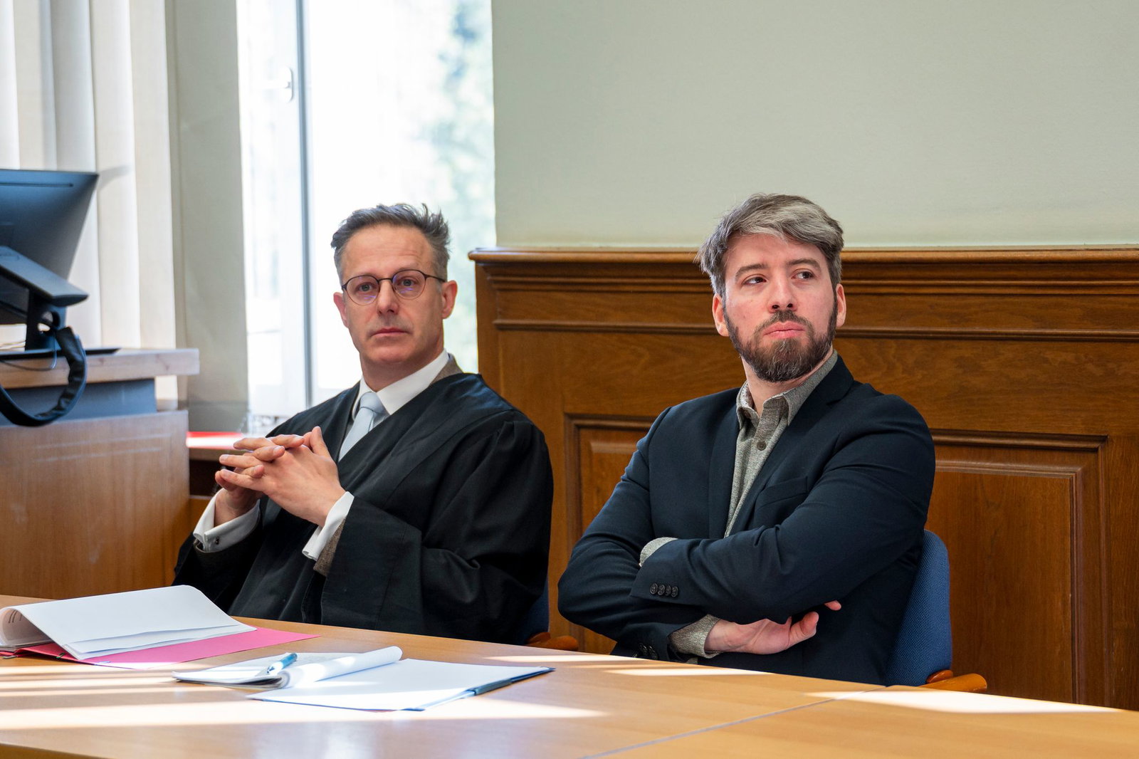 Der 38-Jährige sagte, er habe mit seinem friedlichen Protest ein Zeichen gegen den gesetzlich beschlossenen Atomausstieg setzen wollen.