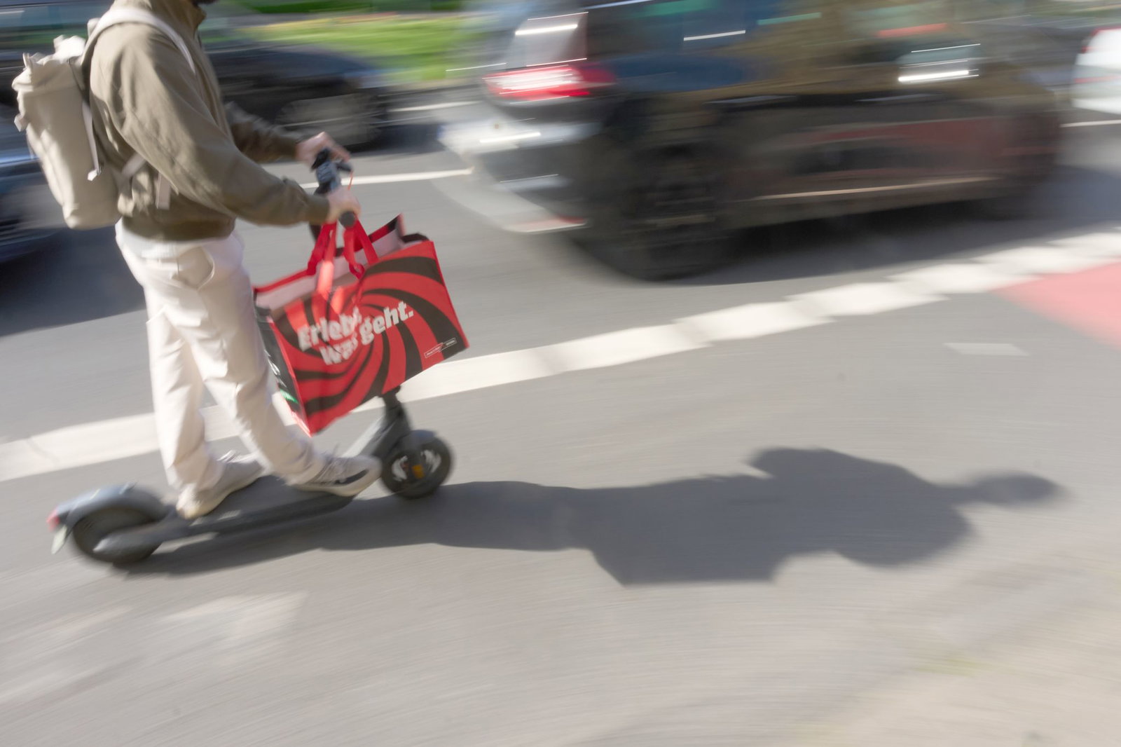 Unfälle mit Elektrorollern haben auch zugenommen. (Symbolbild) 