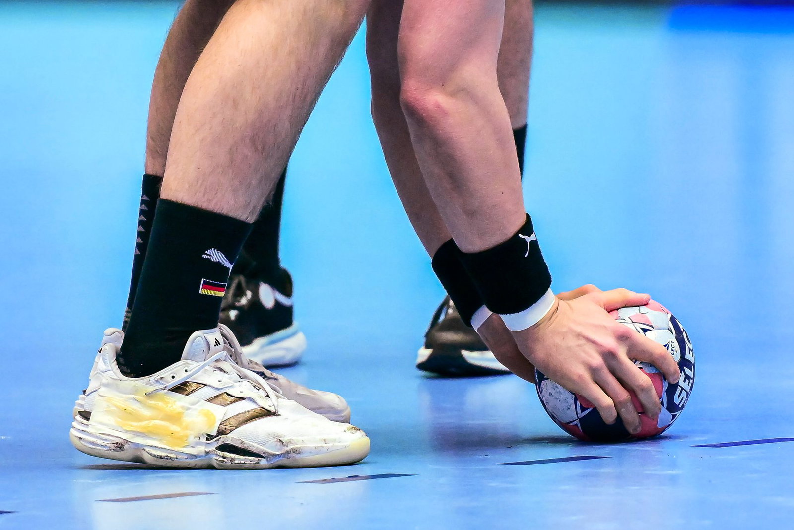 Die Rhein-Neckar Löwen und der TV Hüttenberg erhalten ihre Siege zurück. (Symbolbild)