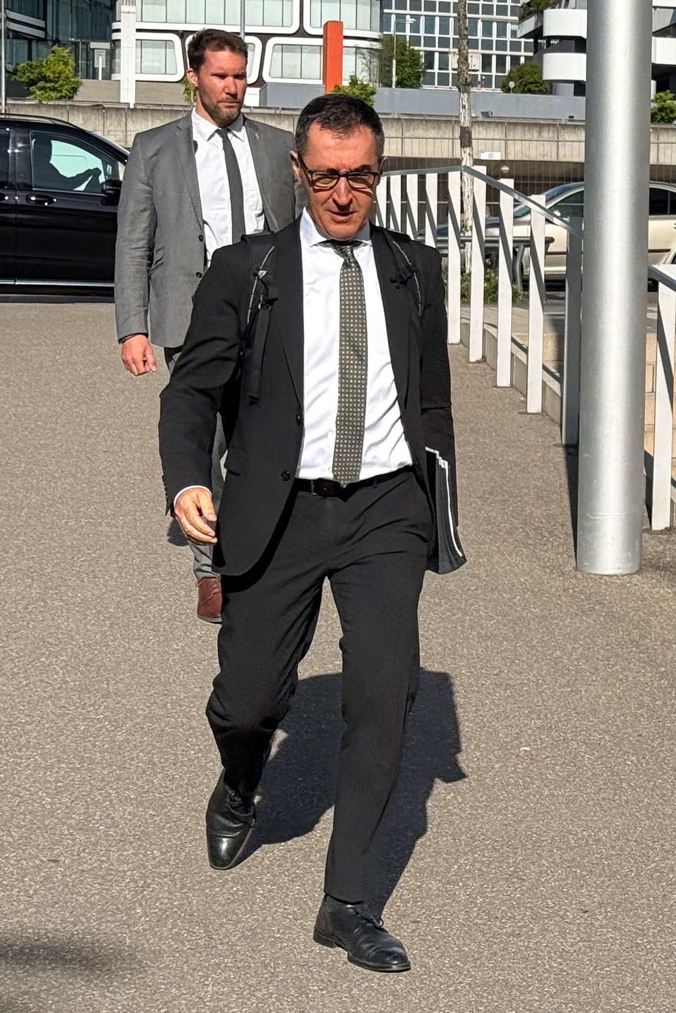 Cem Özdemir sagt, man müsse schauen, wofür Geld da sei. 