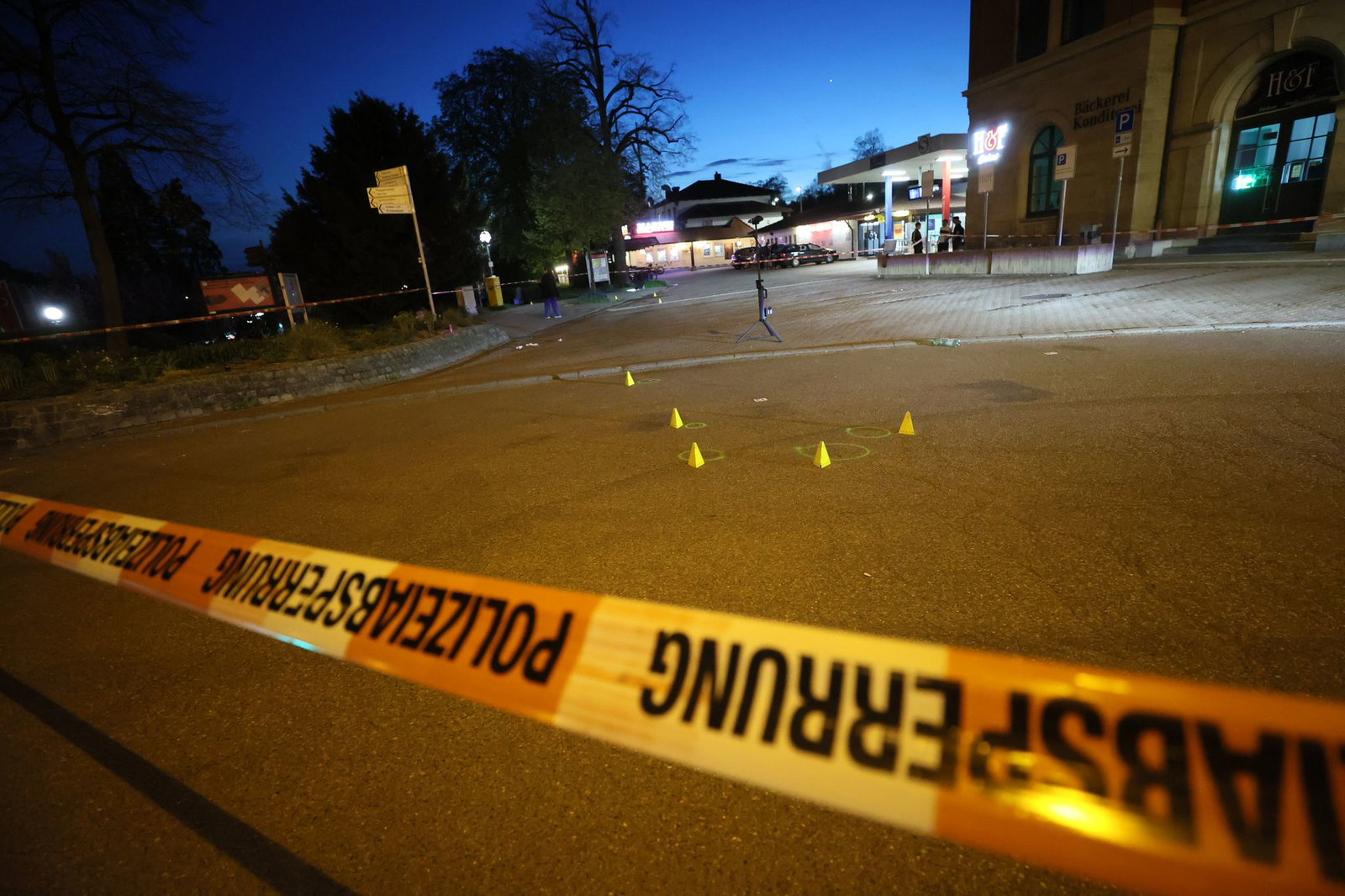 Zwei Menschen wurden leicht verletzt.