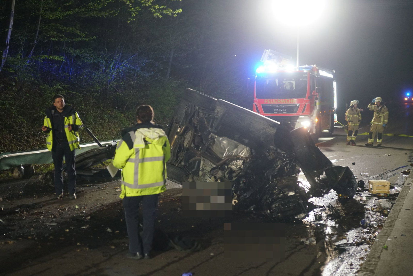 Wie es zu dem Unfall kam, war zunächst unklar.