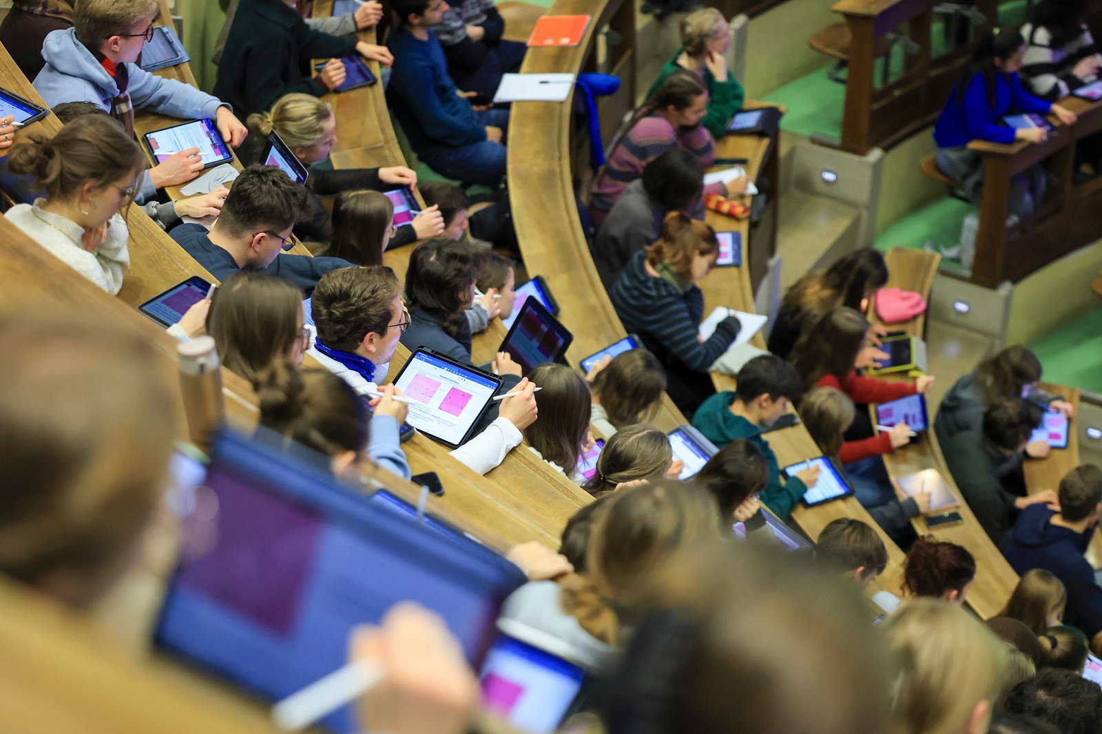 An Hochschulen gibt es fachspezifische Brückenkurse, um die Defizite auszugleichen. (Symbolbild)