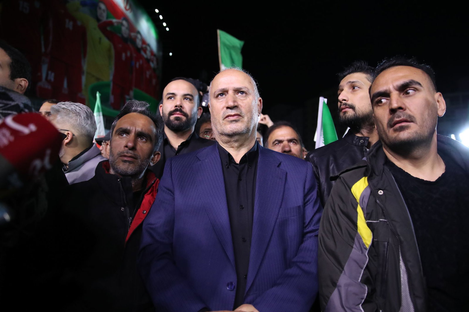 Der Präsident des iranischen Fußballverbandes (Mitte) hat es nicht zum FIFA-Kongress in Vancouver geschafft.