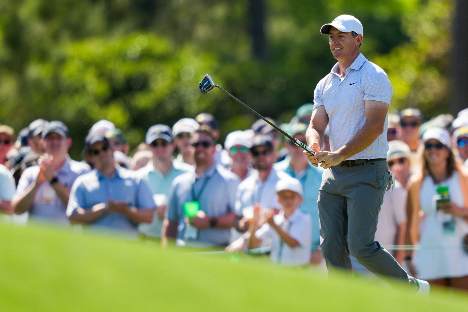 Rory McIlroy liegt nach Tag zwei souverän an der Spitze beim Masters in Augusta.