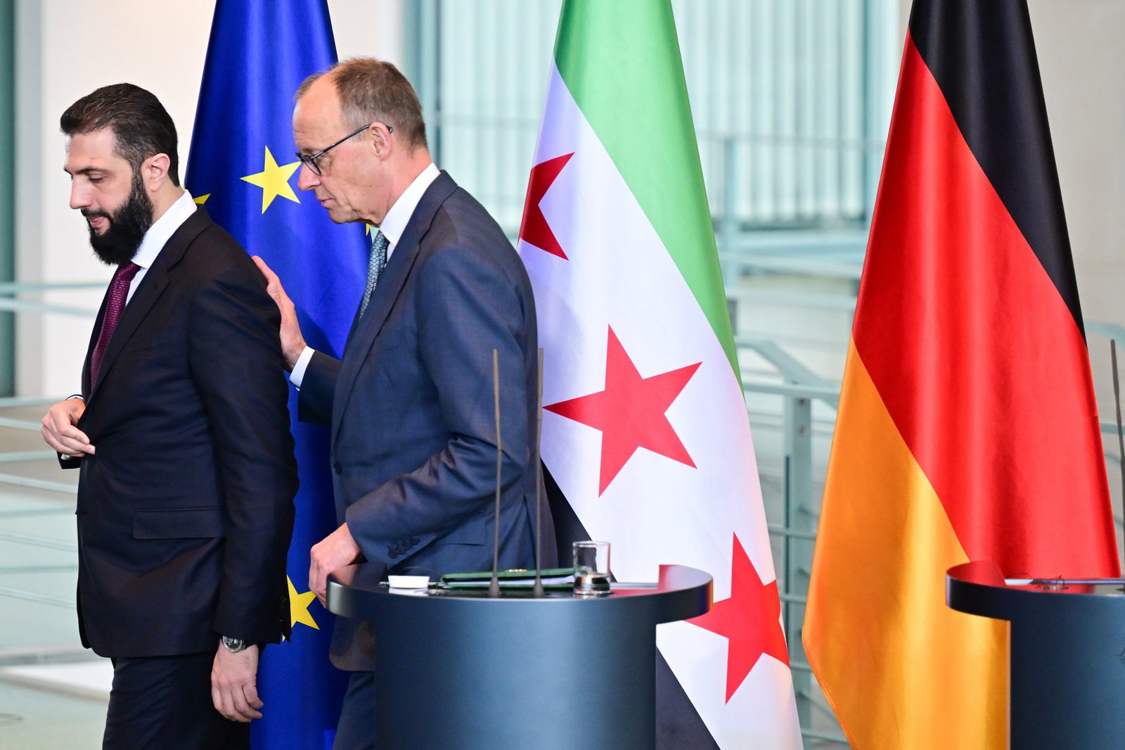 Wer hat die 80-Prozent-Zielmarke genannt, Syriens Übergangspräsident Ahmed al-Scharaa oder Kanzler Friedrich Merz (CDU)? Nicht so wichtig, meint die Bundesregierung.