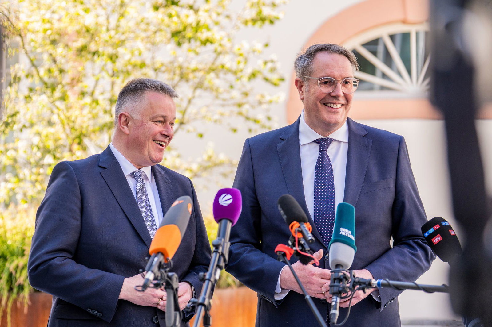 Gordon Schnieder (CDU) und Alexander Schweitzer (SPD) sind zuversichtlich. 