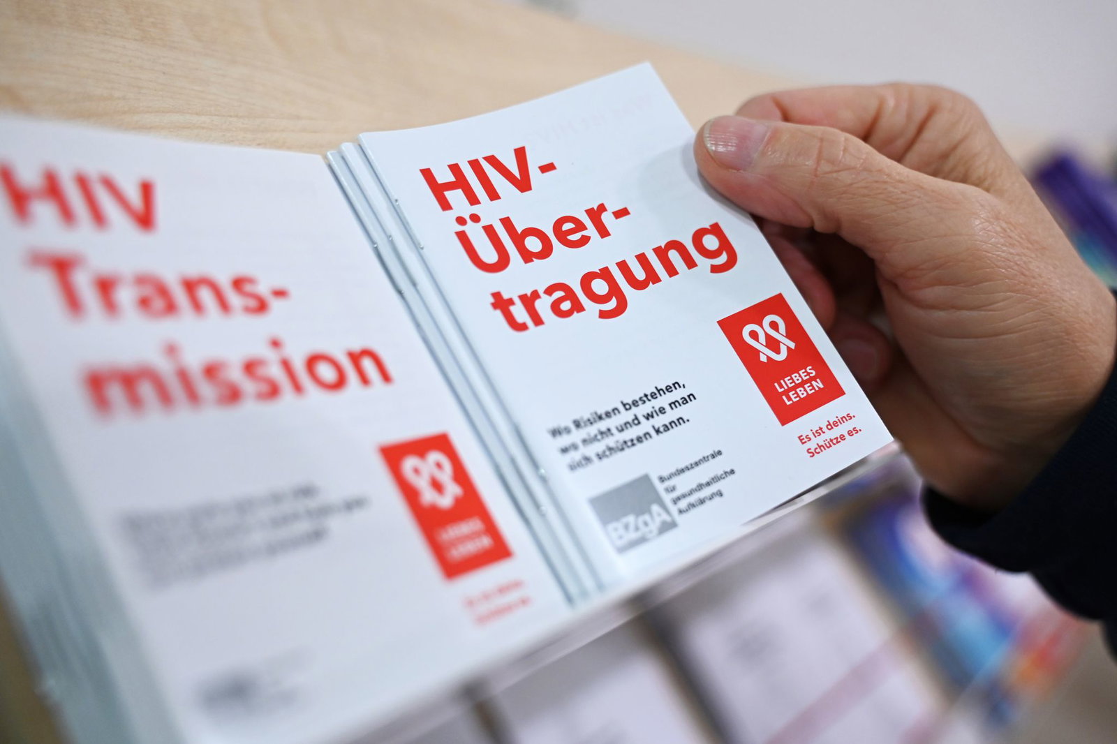 Trotz Aufklärungsarbeit steigen die Zahlen bei HIV. (Archivbild)