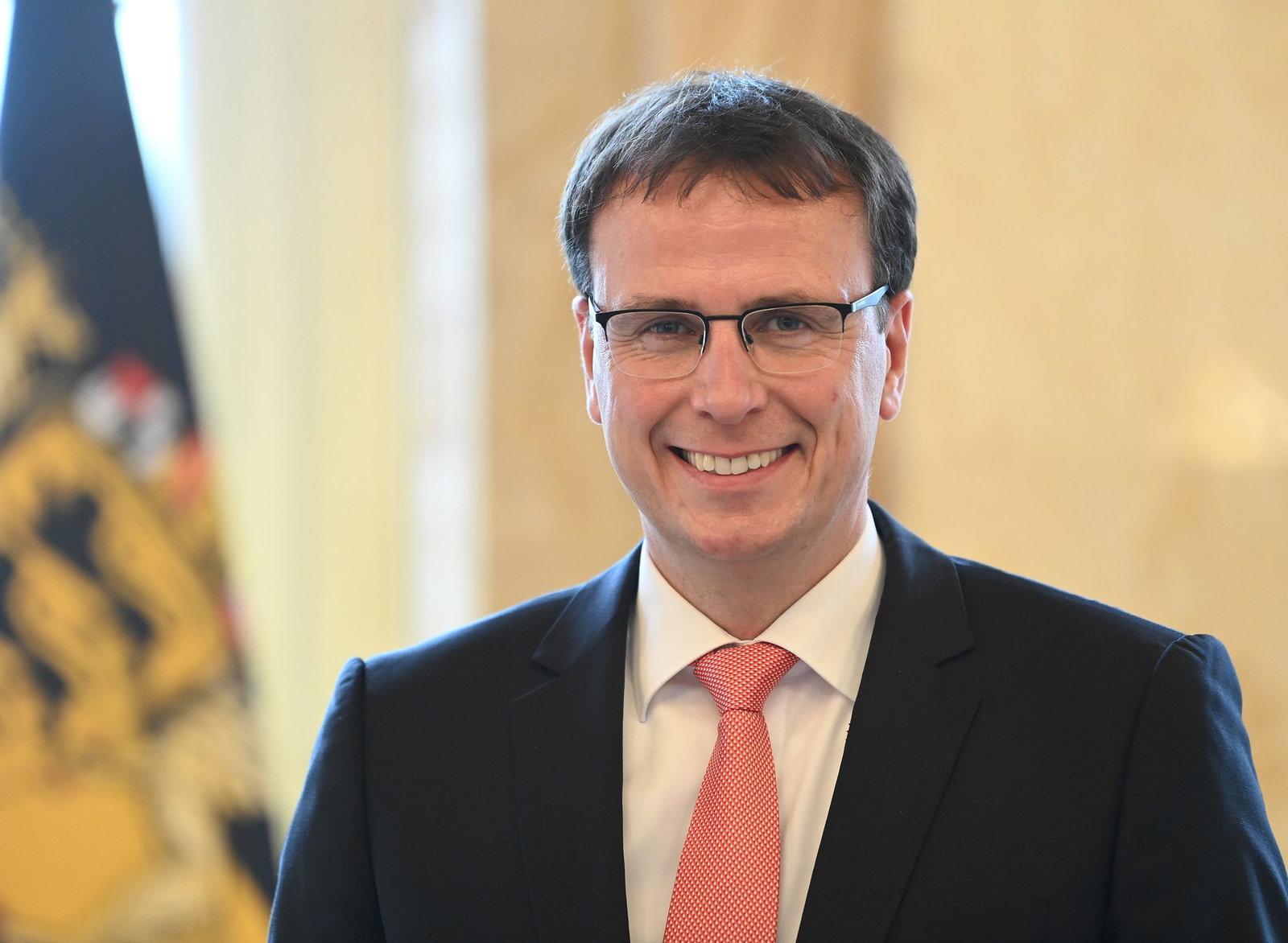 Er ist eine Möglichkeit für die Besetzung des Kultusministeriums: Der bisherige Staatssekretär Volker Schebesta. (Archivbild)