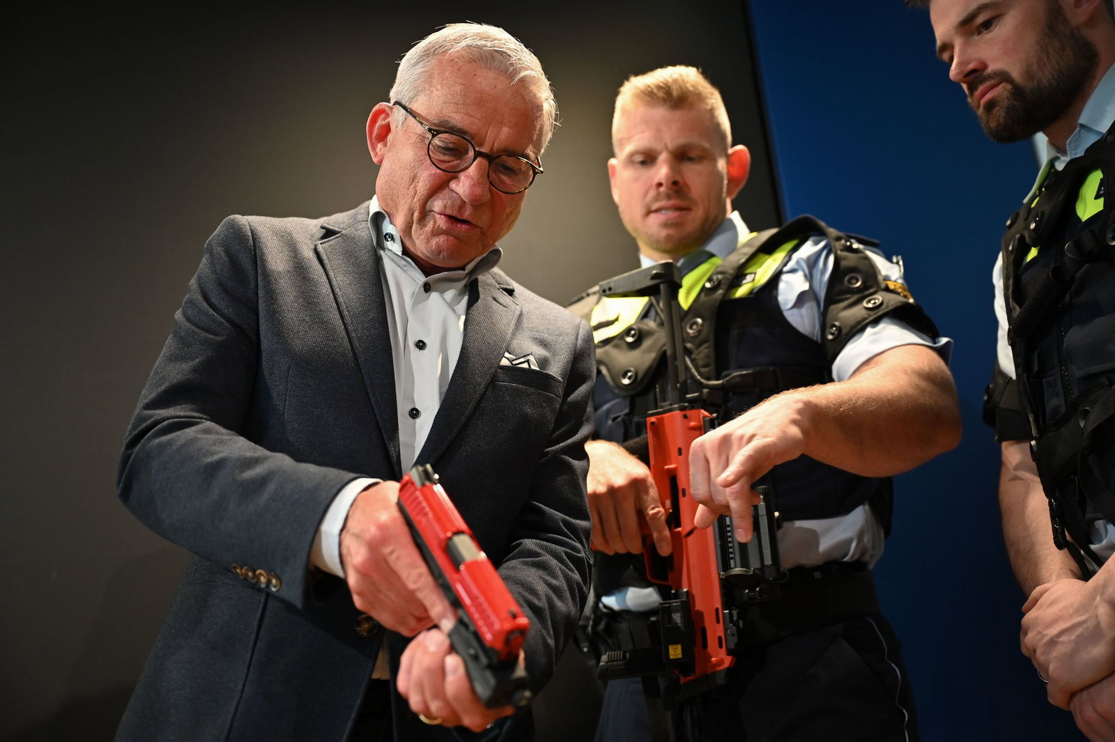 Thomas Strobl (CDU), Innenminister von Baden-Württemberg, nahm an der Übergabe des Systems an das Polizeipräsidium Stuttgart teil.