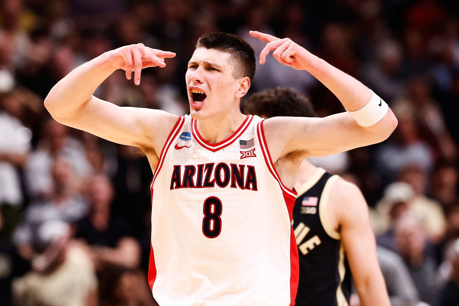 Kharchenkov verabschiedete sich vom FC Bayern und spielt nun bei den Arizona Wildcats.