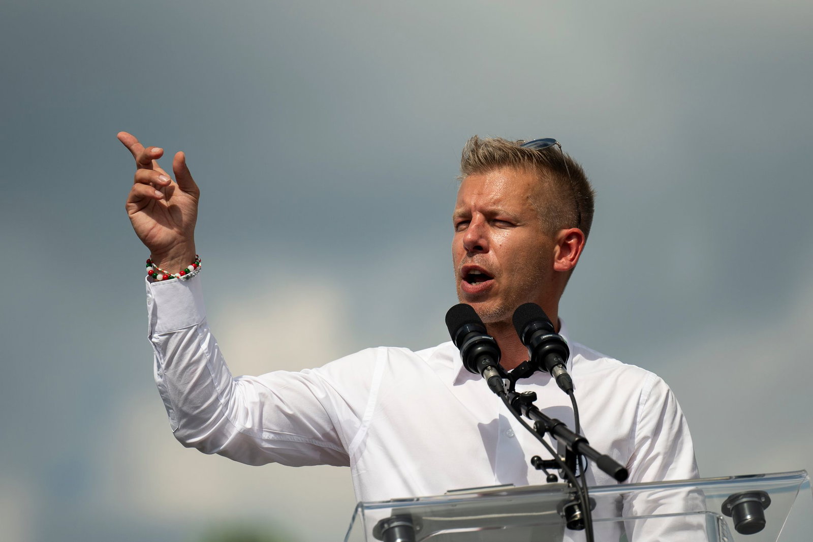 Oppositionsführer Magyar forderte Orban auf, eine eventuelle Wahlniederlage «mit Würde» zu akzeptieren. (Archivbild) 
