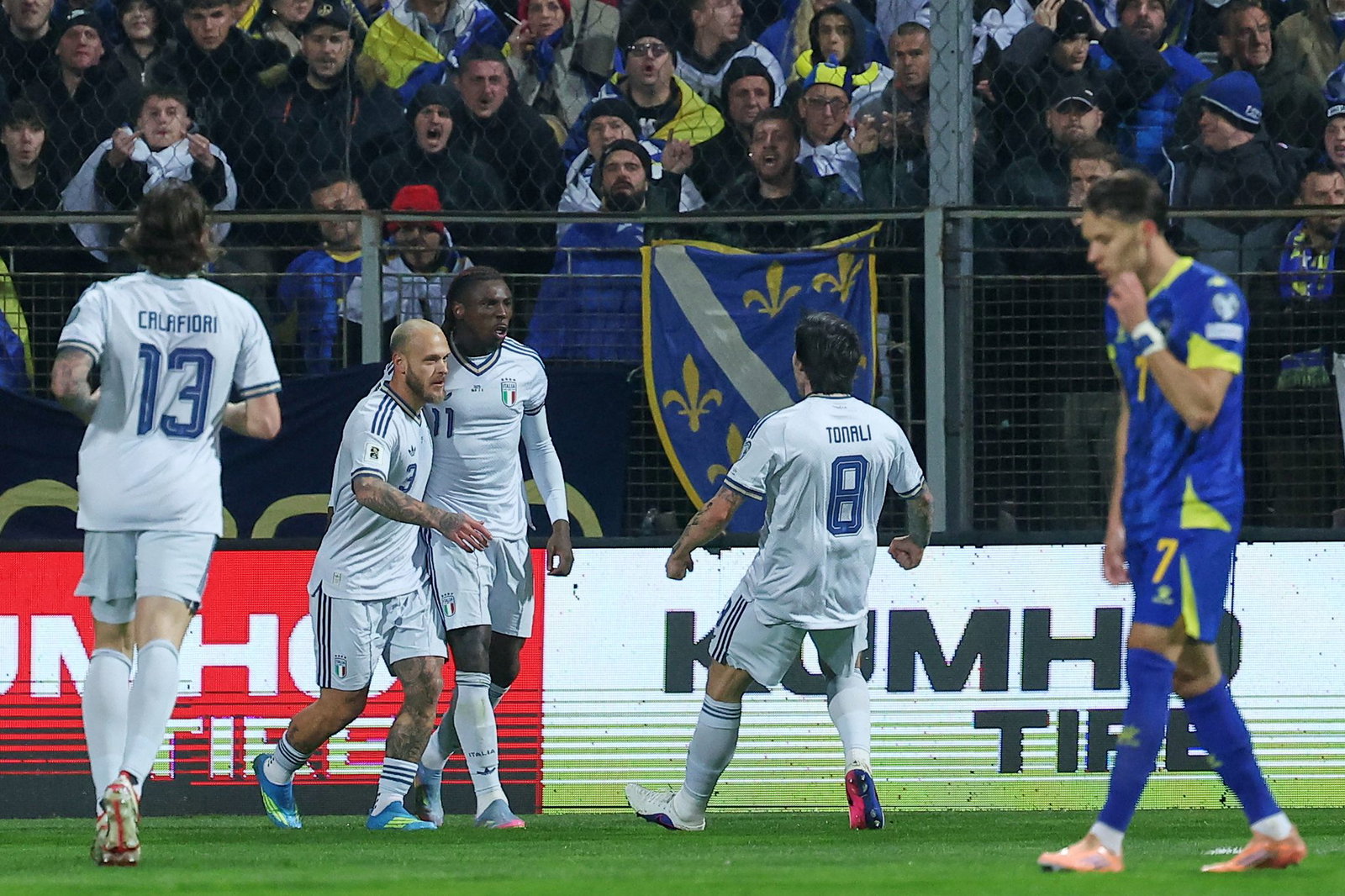 Kean bejubelt Italiens Führungstor.