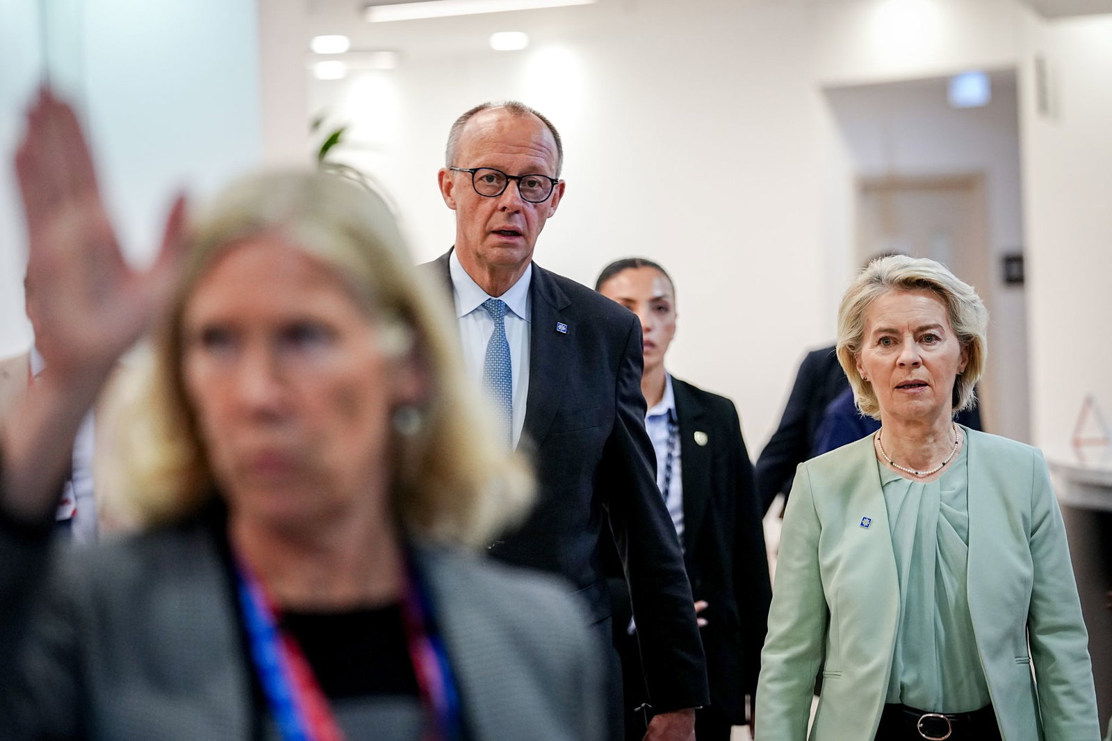 Will dem Iran ein Angebot machen: Kanzler Friedrich Merz reiste mit einem Vorstoß der Bundesregierung zum EU-Gipfel nach Zypern. Kommissionschefin von der Leyen präsentierte mögliche Maßnahmen gegen hohe Energiepreise.